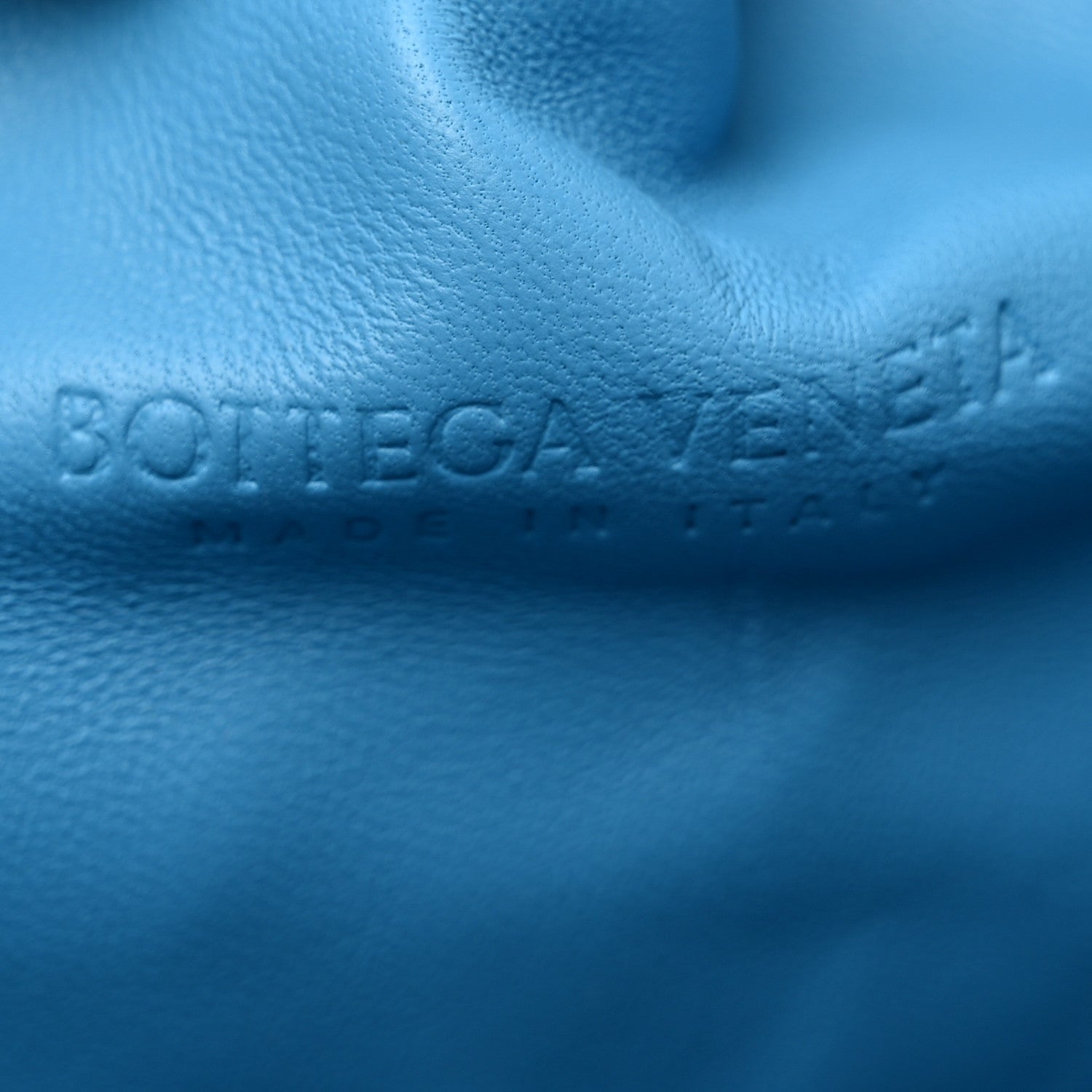 Bottega Veneta Nappa Maxi Intrecciato The Pouch Oversized Clutch Swimming Pool 7 of 7