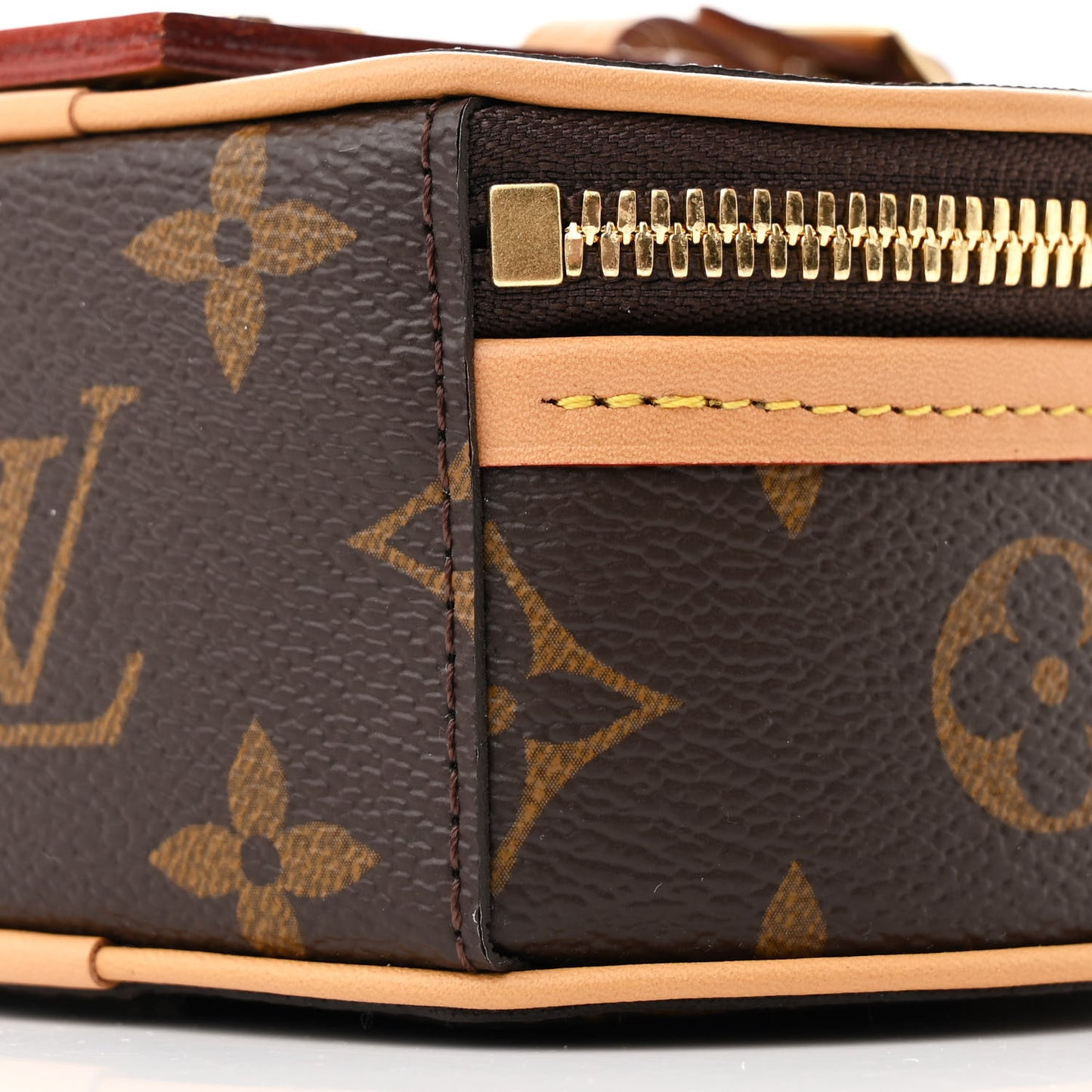 Monogram Mini Boite Chapeau