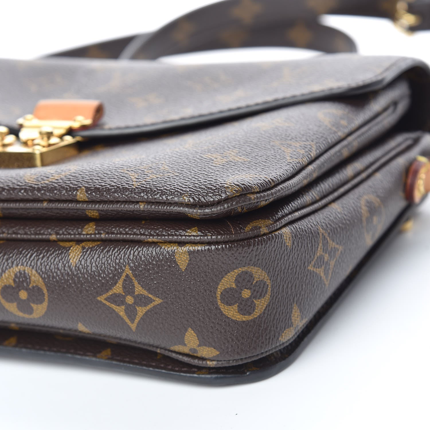 Louis Vuitton Monogram Pochette Metis 6 of 17
