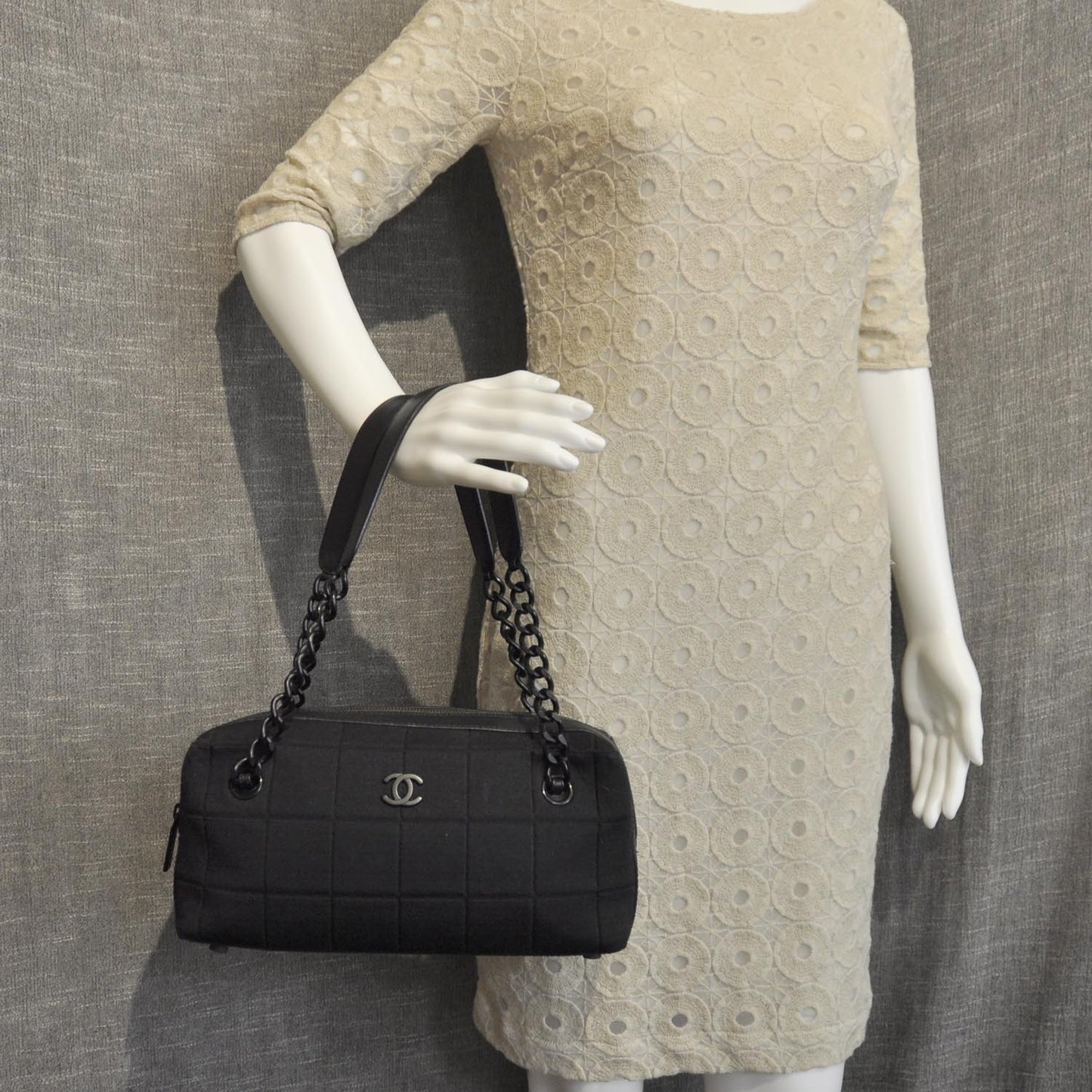 Jersey Chocolate Bar Quilted Shoulder Bag Black