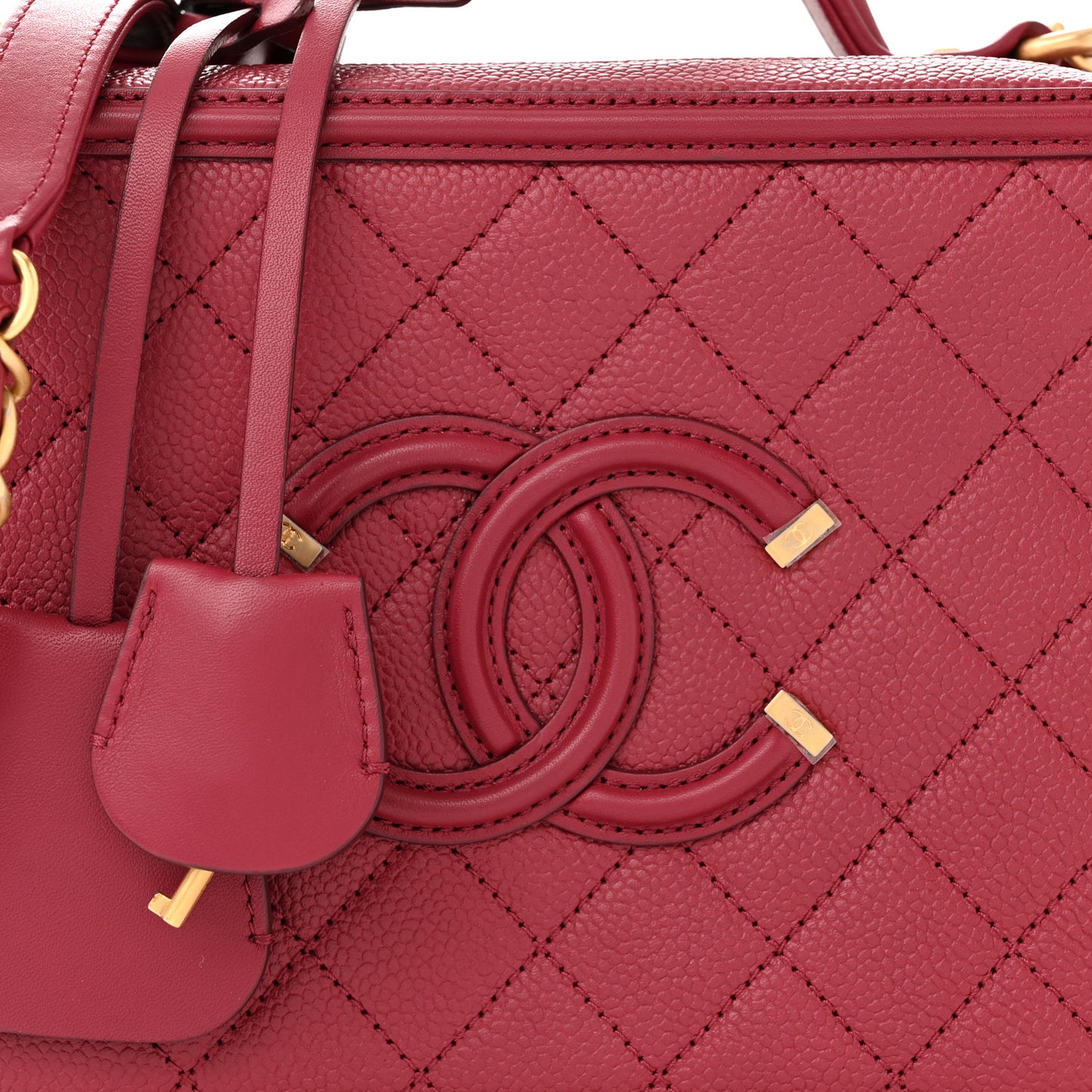 Caviar Quilted Medium CC Filigree Vanity Case Red