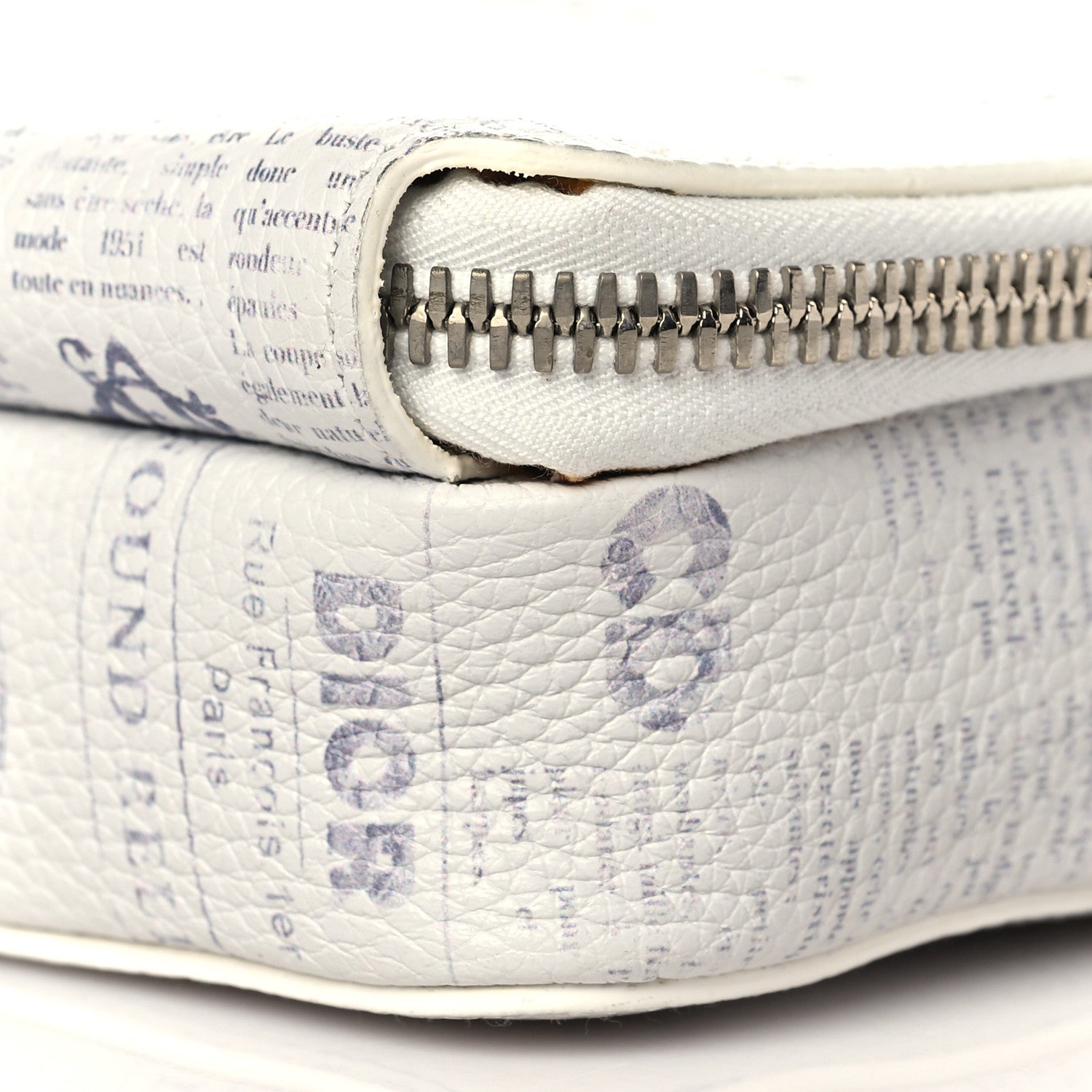 Christian Dior X DANIEL ARSHAM Grained Calfskin Newspaper Messenger White 18 of 23