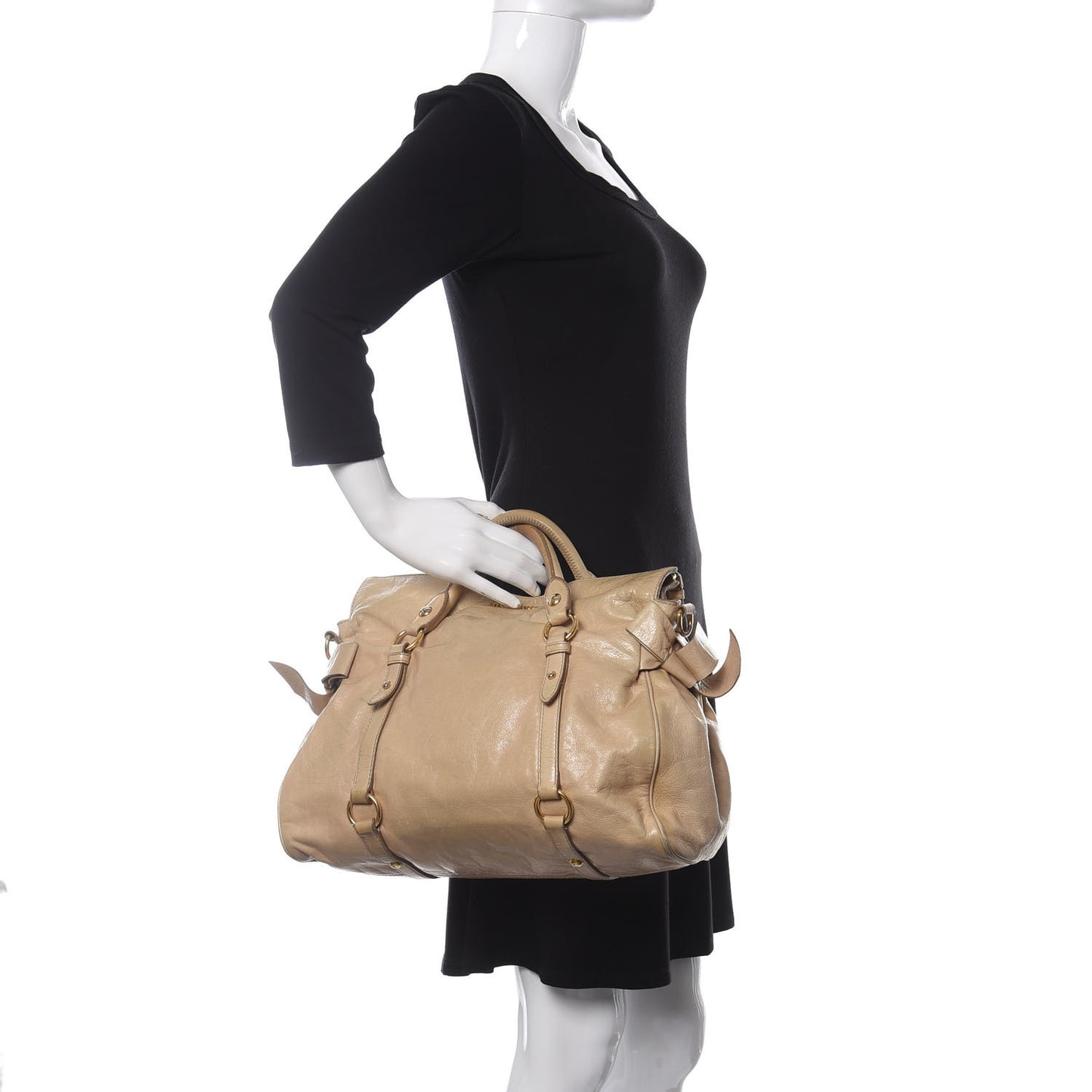 Vitello Lux Medium Bow Bag Cammeo