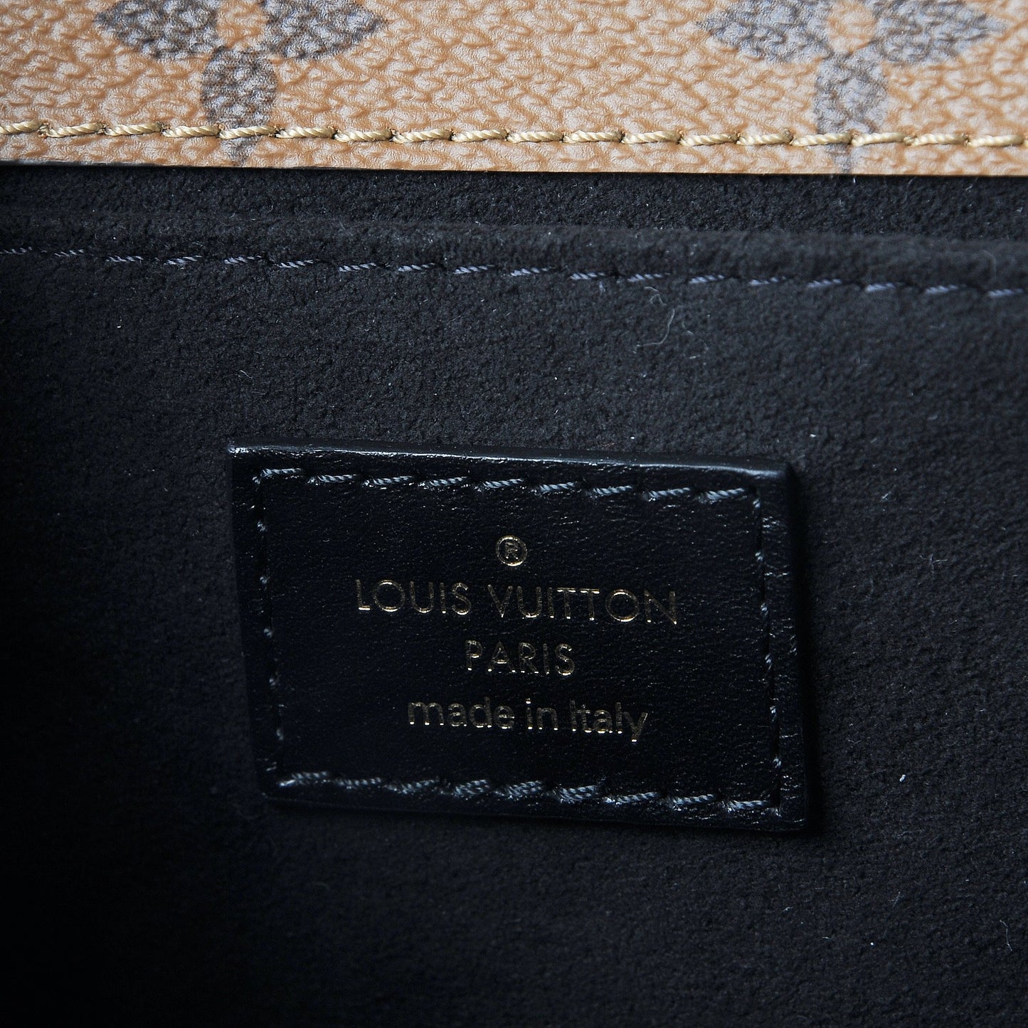 Shiny Epi Reverse Monogram Pochette Metis Mini Marine