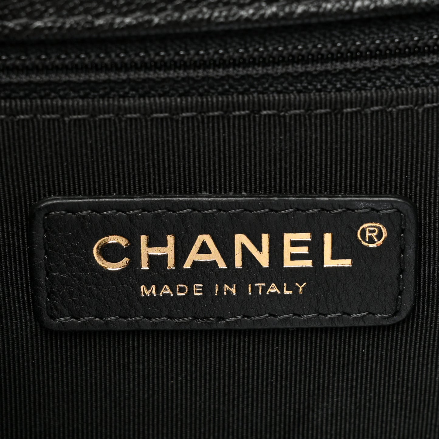 Caviar Chevron Quilted New Medium Boy Flap Black