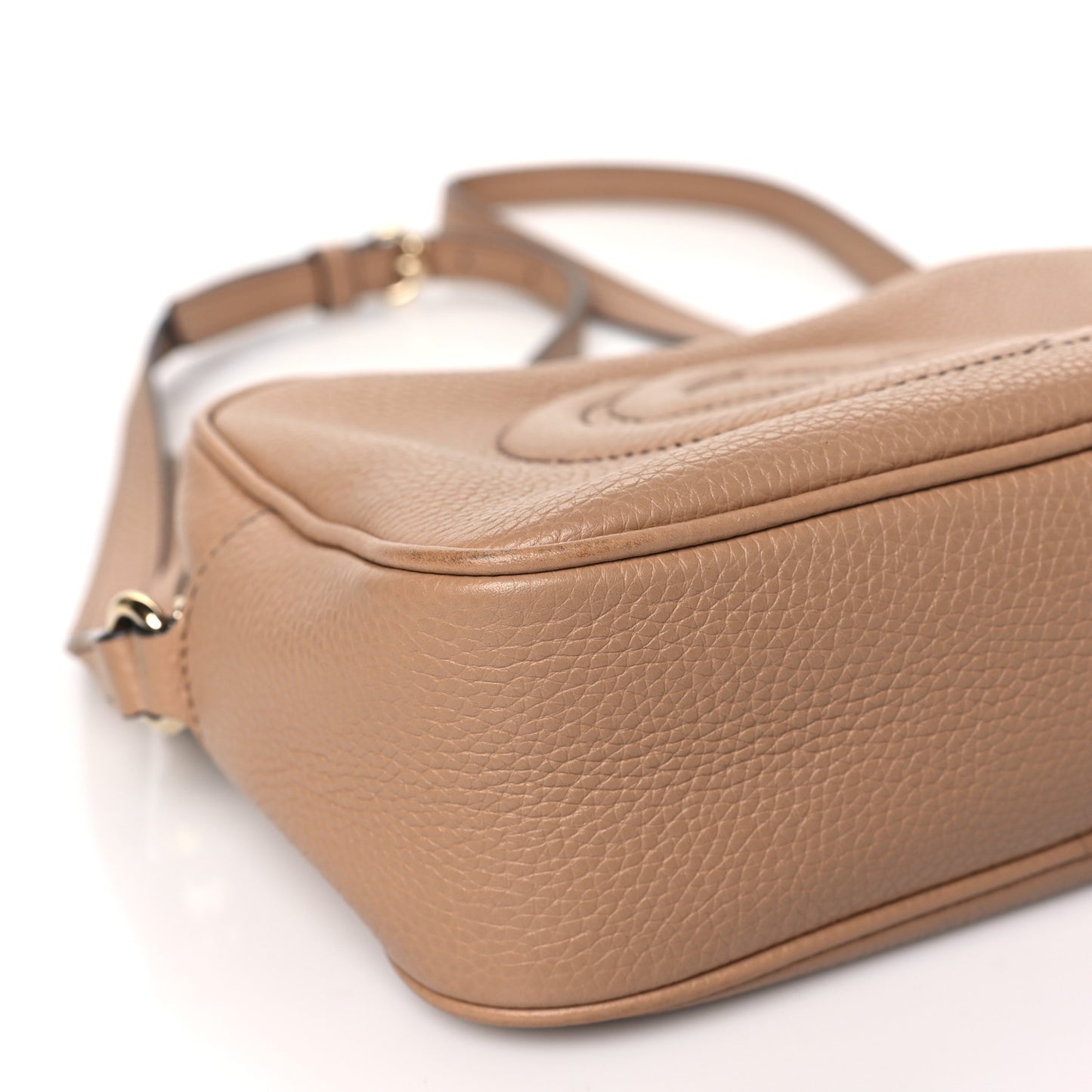 Pebbled Calfskin Small Soho Disco Bag Camelia
