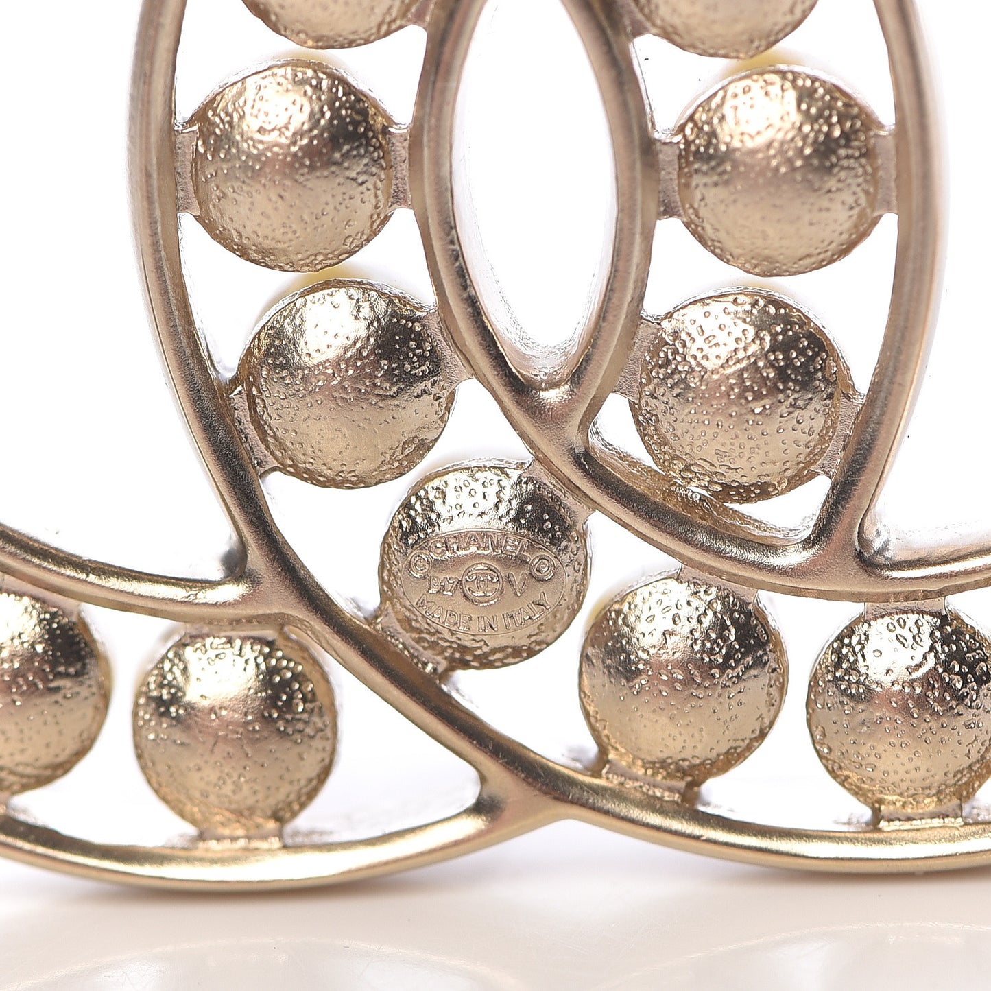 Pearl CC Brooch Gold