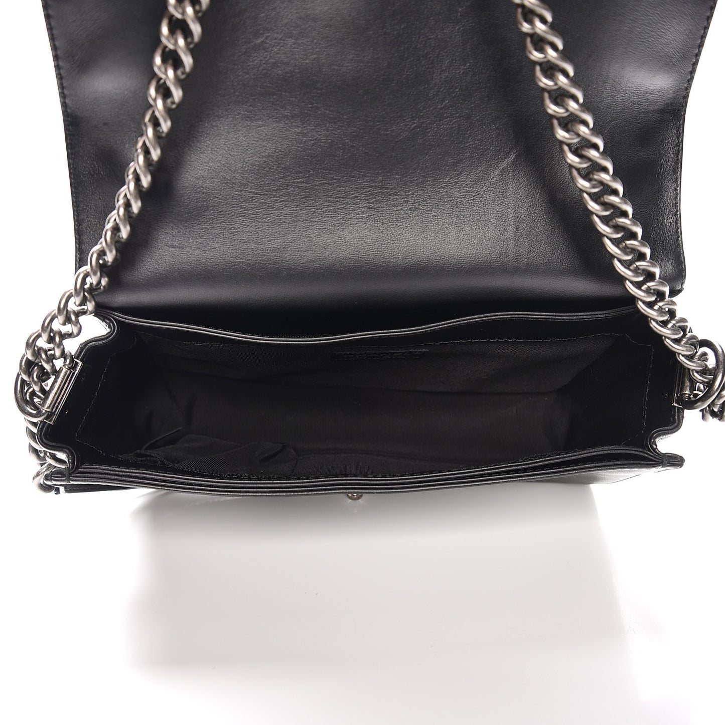 Calfskin Enchained Medium Boy Flap Black