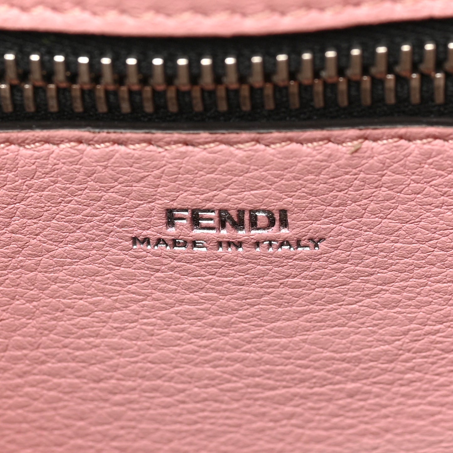 Vitello Baltico Dolce Shiny Nappa DotCom Satchel Caipiroska Bubblegum