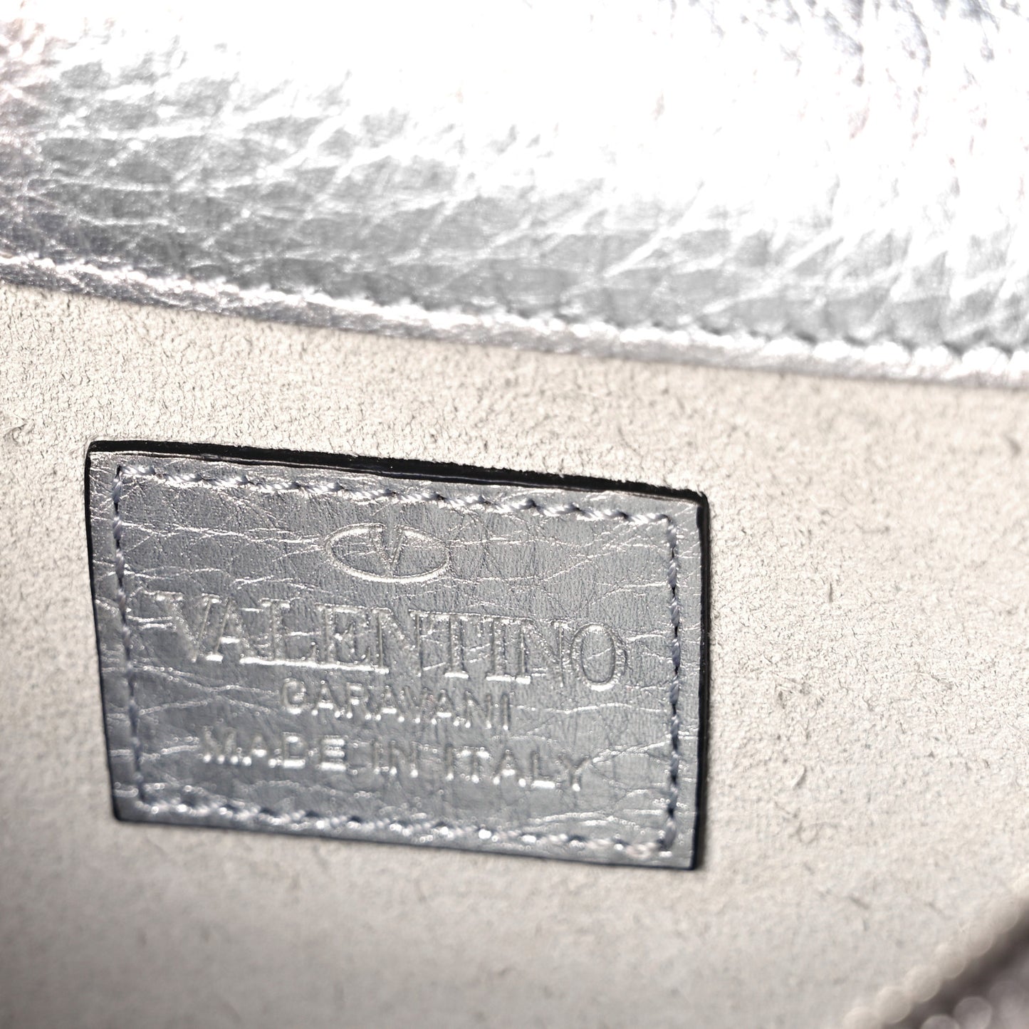 Metallic Pebbled Calfskin Rockstud Wallet on Chain Silver