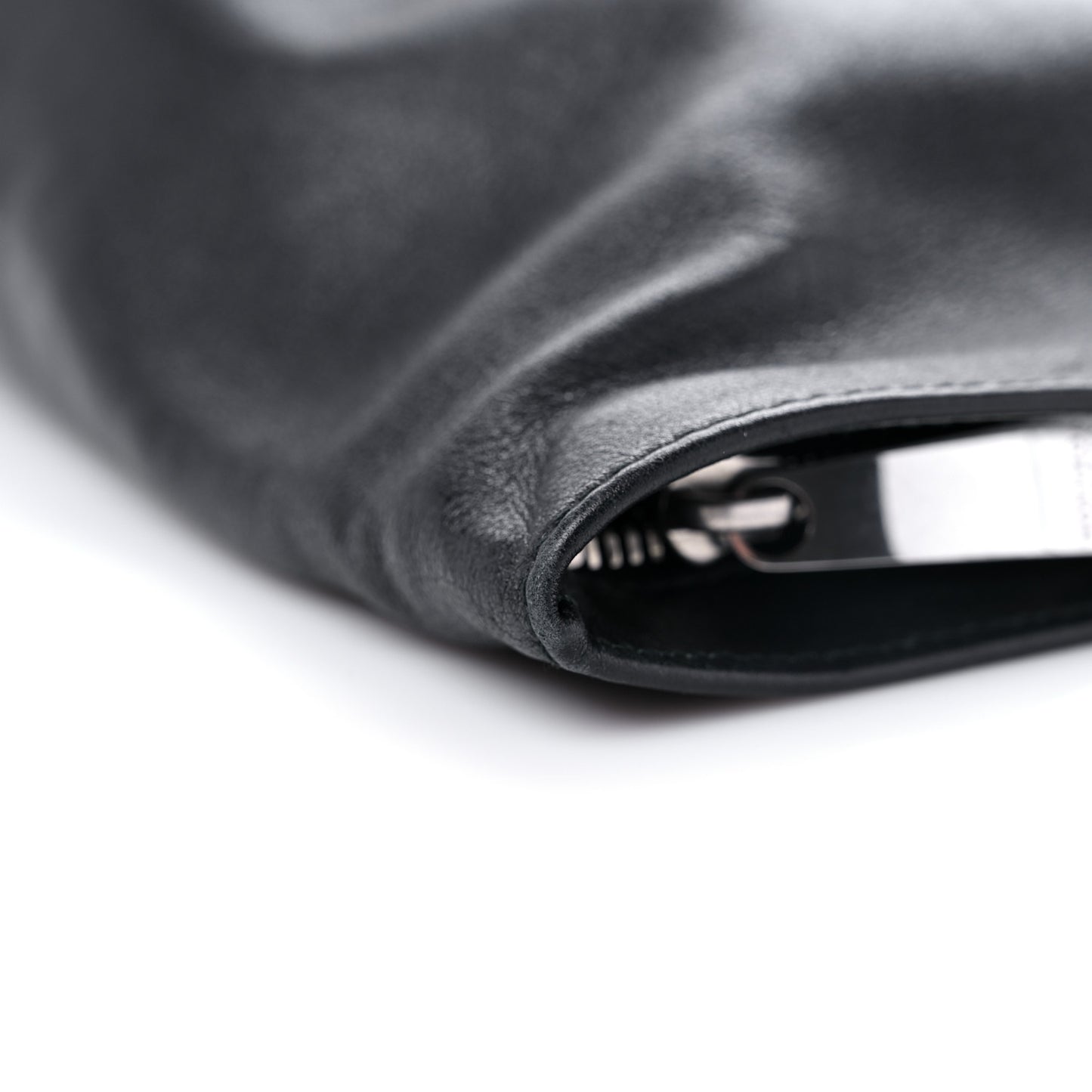 Supple Calfskin BV Twist Black