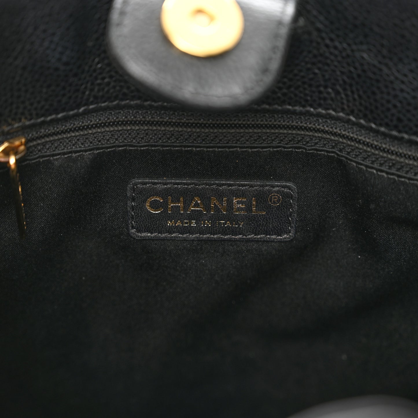 Caviar Quilted Petit Shopping Tote PST Black