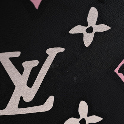 Louis Vuitton Monogram Giant Wild At Heart Onthego GM Black 10 of 17