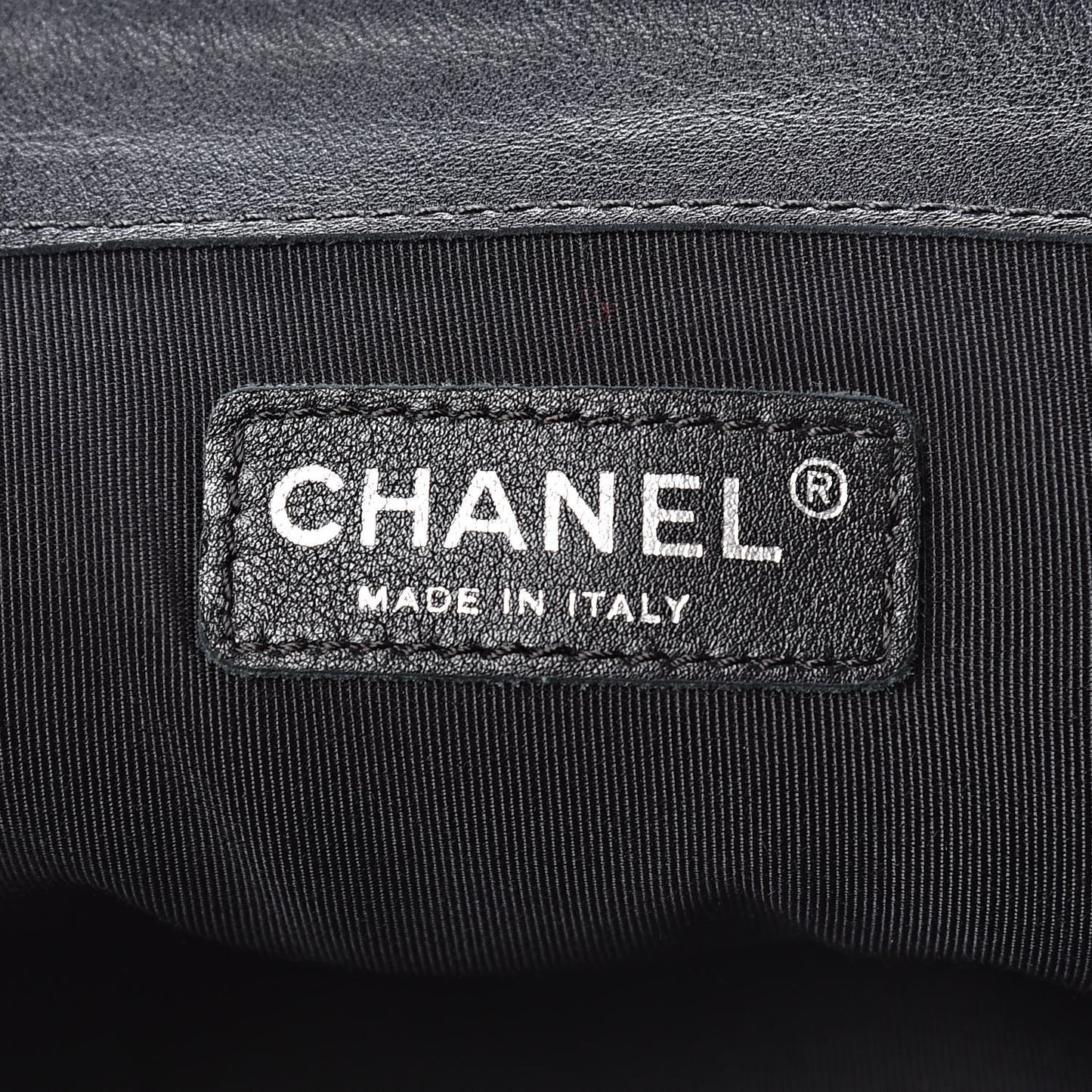 Calfskin Enchained XL Boy Flap Black