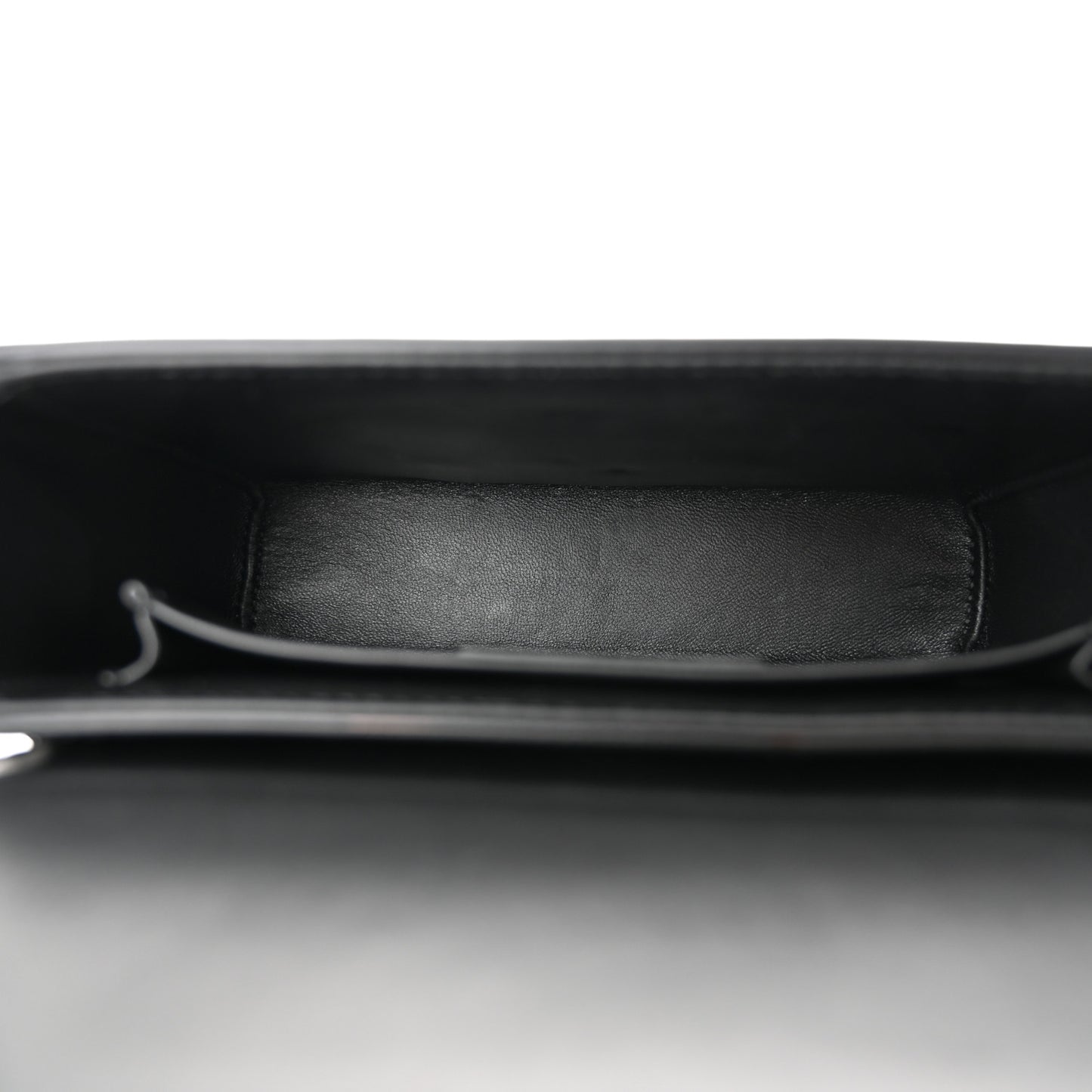 Box Calfskin 30 Montaigne Box Bag Black