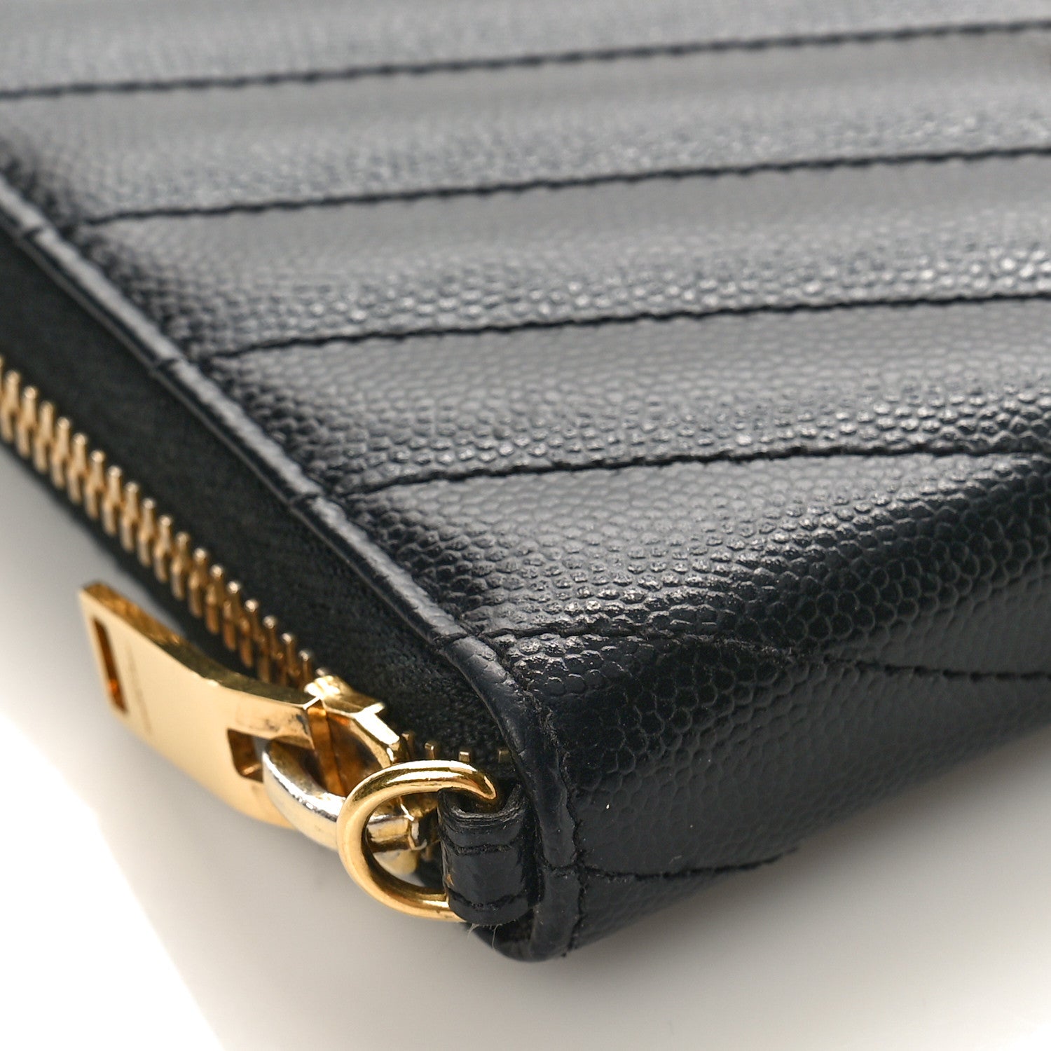 Saint Laurent Grain De Poudre Matelasse Chevron Monogram Small Zip Around Wallet Black 7 of 8