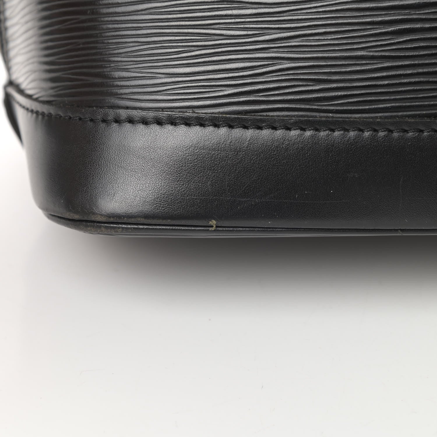 Louis Vuitton Epi Alma MM Black 16 of 18