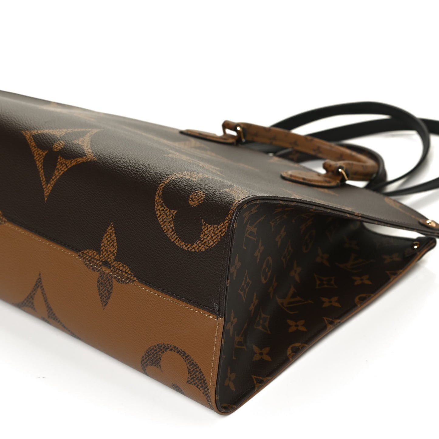 Reverse Monogram Giant Onthego MM