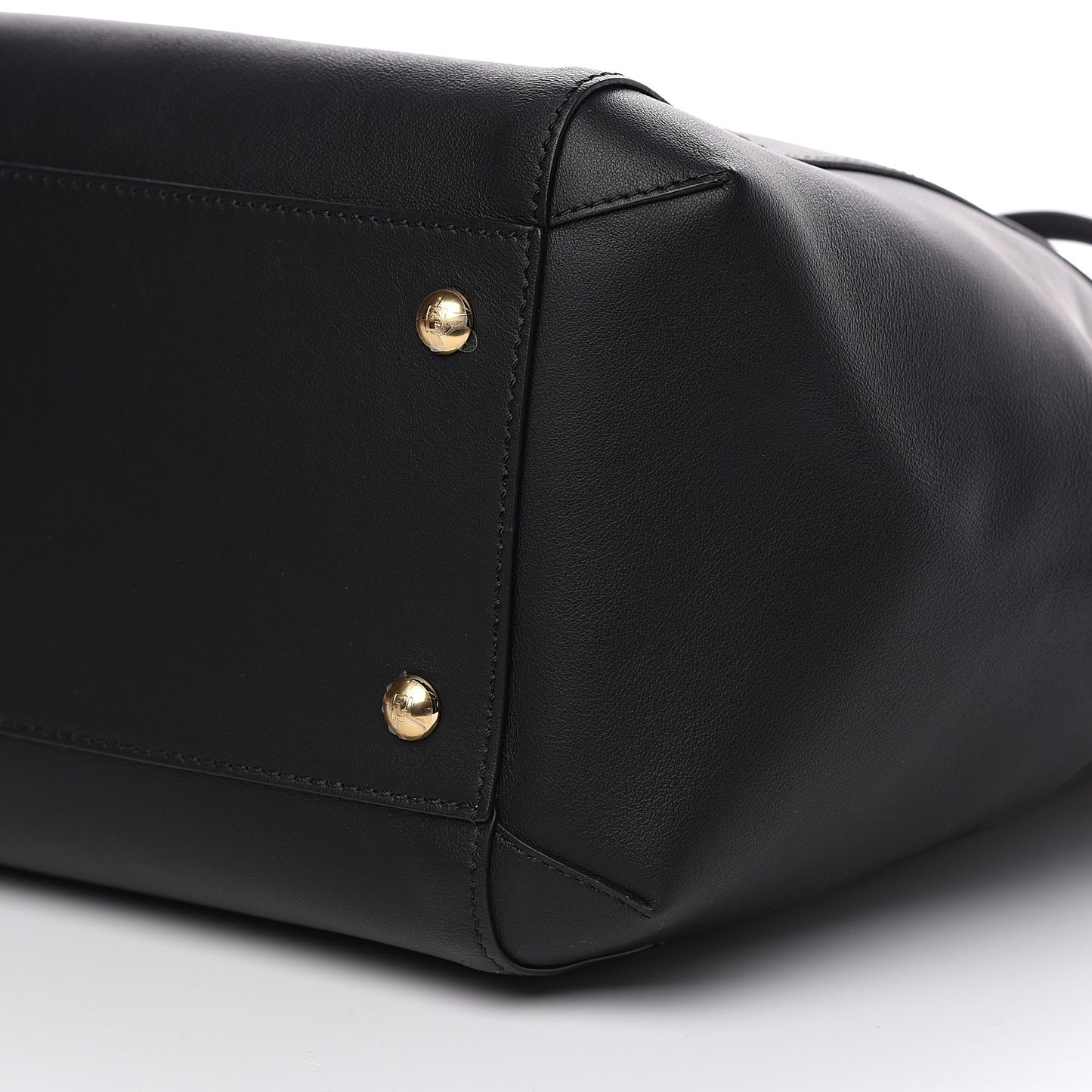 Vitello Grace King Karligraphy Chain Bucket Bag Black Bisquit