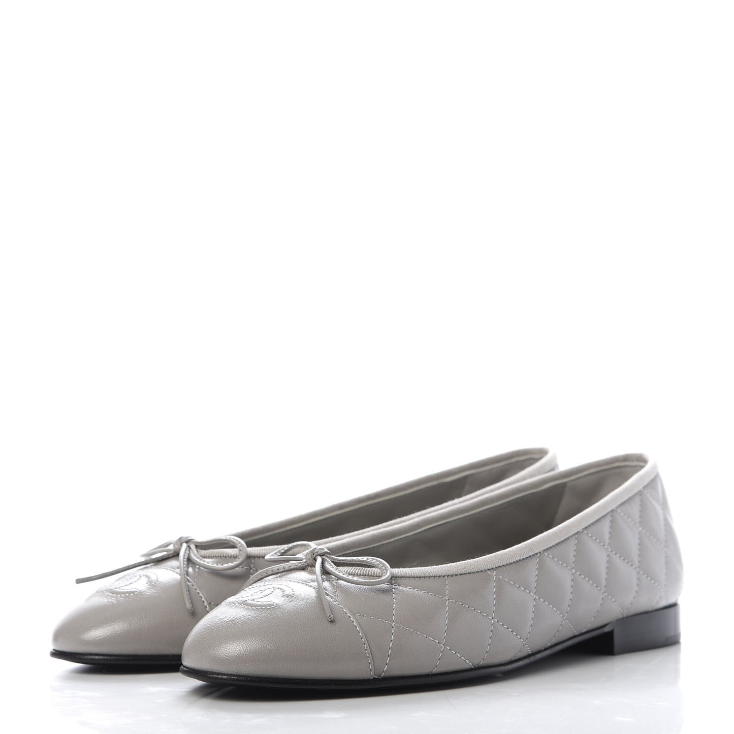 Crumpled Lambskin Quilted CC Ballerina Flats 39 Grey