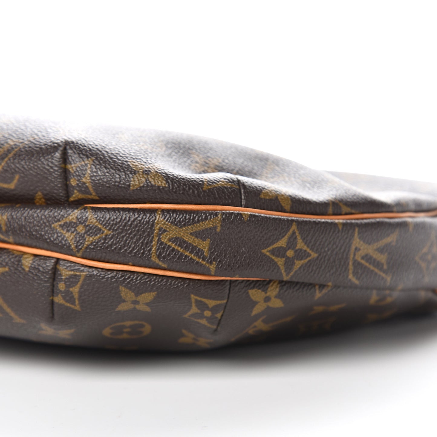 Monogram Croissant MM