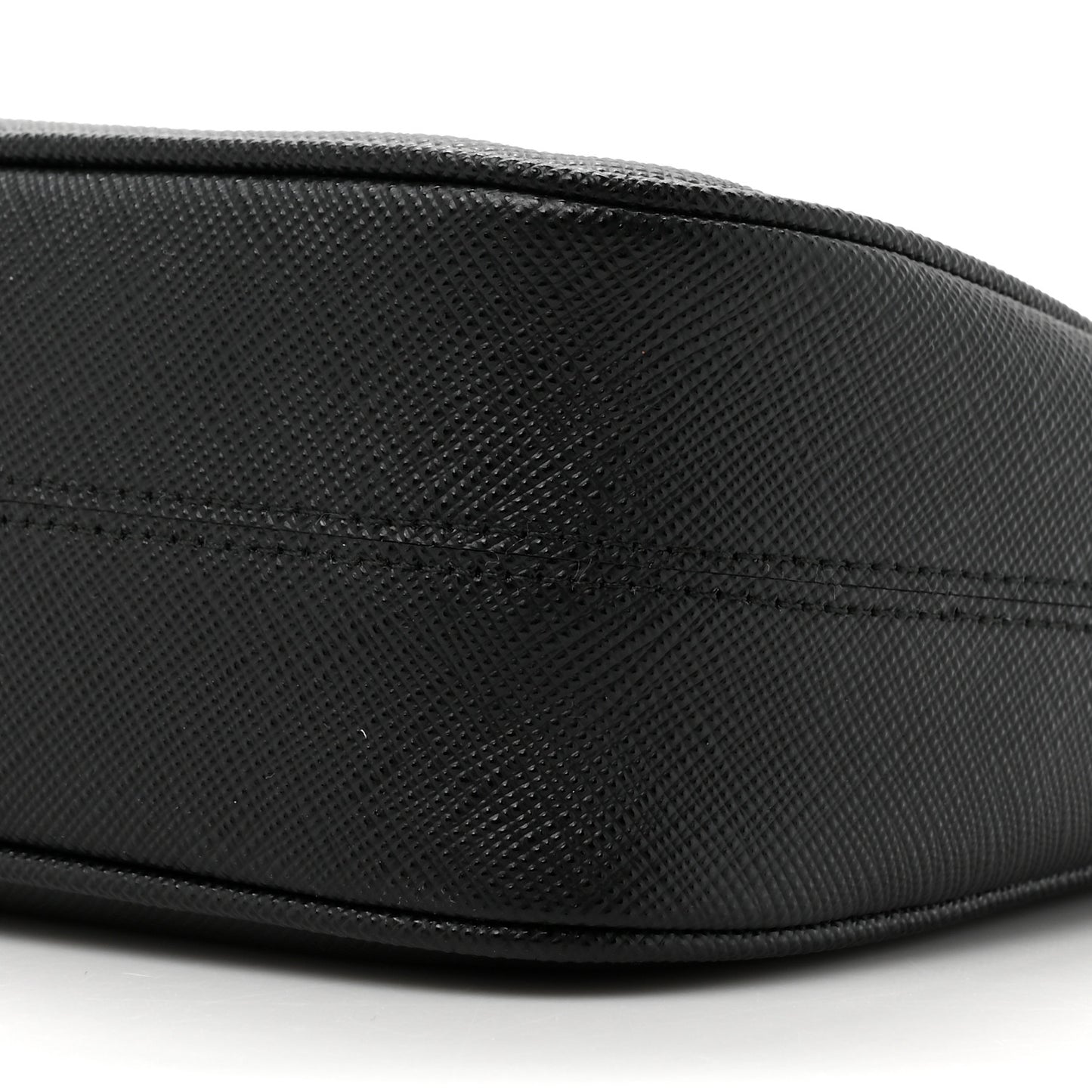 Saffiano Lux Re-Edition 2005 Shoulder Bag Black