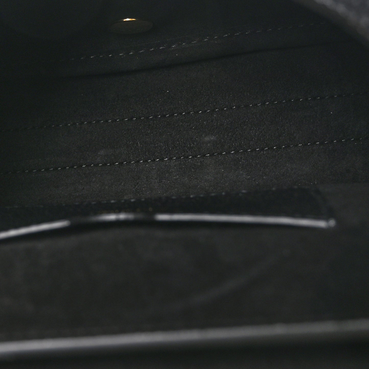 Grained Calfskin Medium Bobby Flap Black