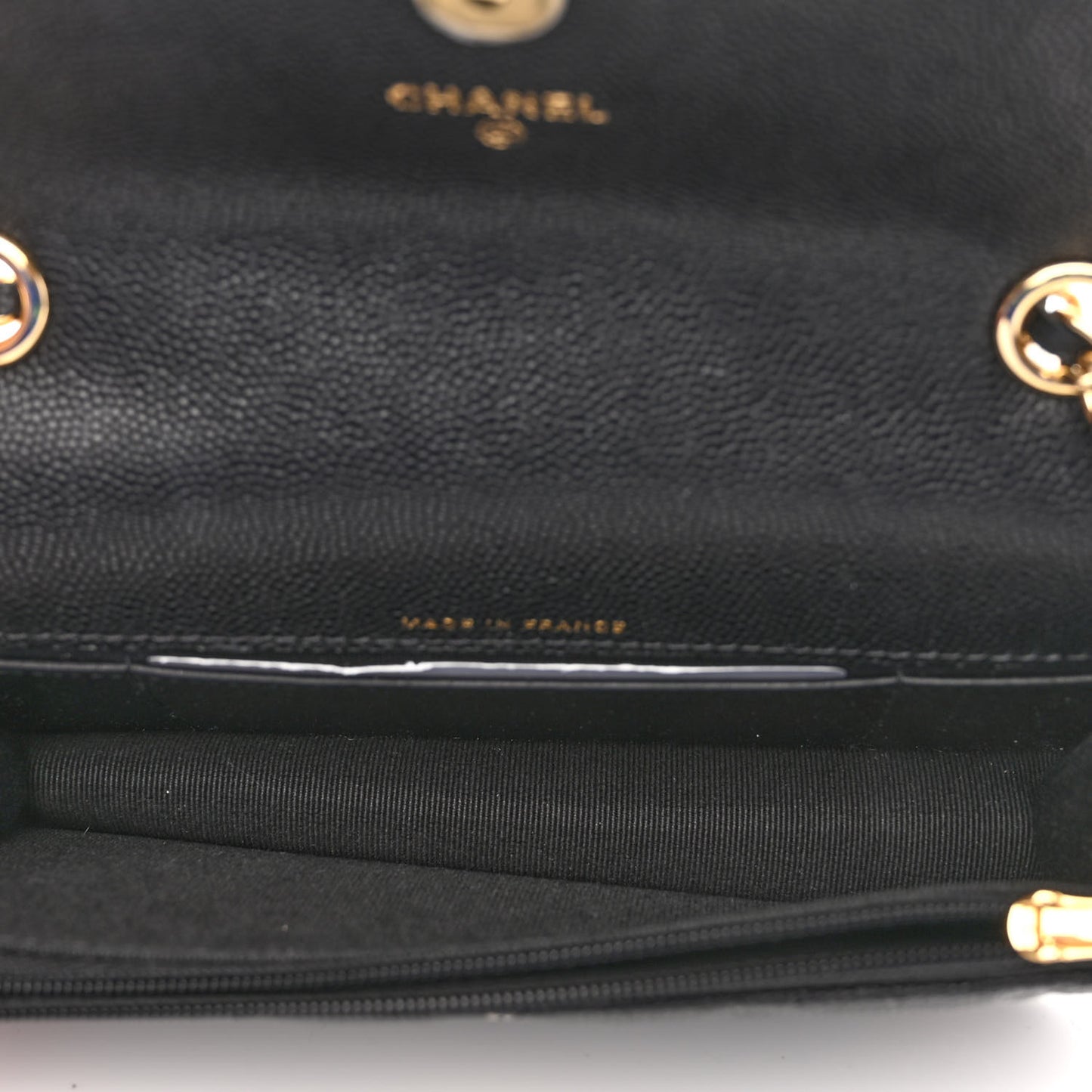 Caviar Quilted Enamel Coco Casino Flap Phone Holder With Chain Black