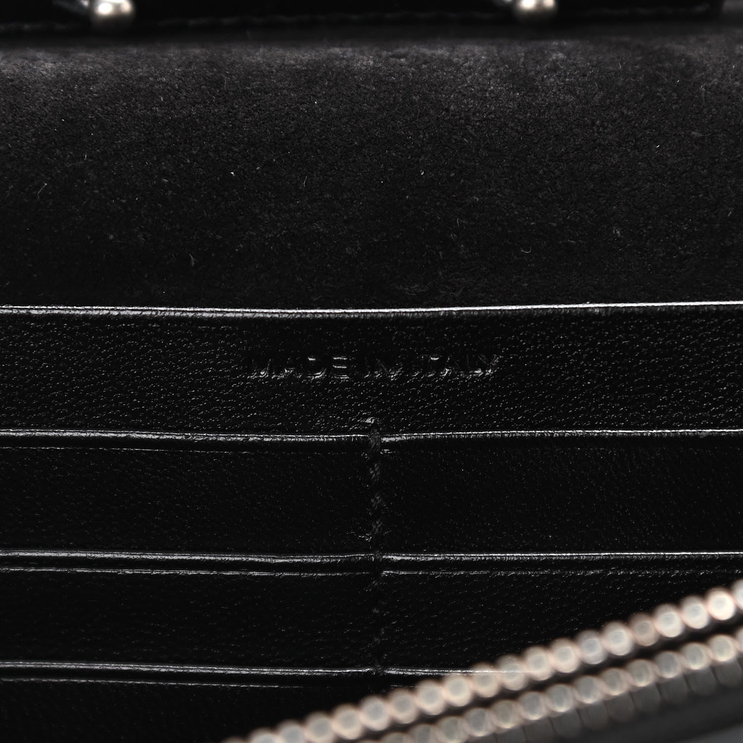 Saint Laurent Metallic Calfskin Monogram Chain Wallet Argento 7 of 11