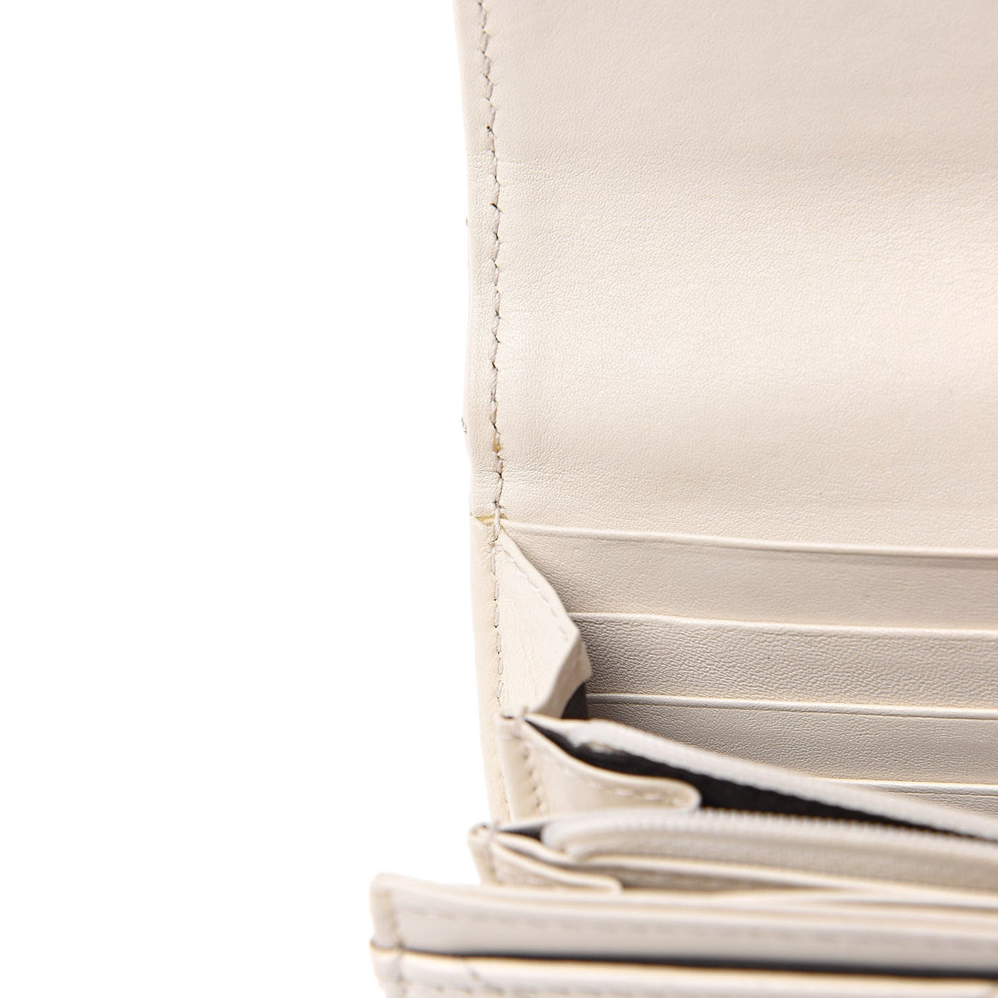 Calfskin Matelasse GG Marmont Continental Wallet Mystic White