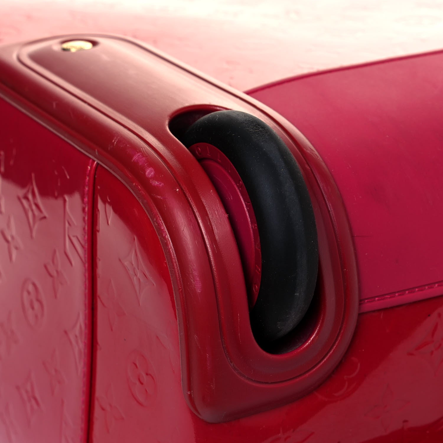 Louis Vuitton Vernis Pegase 45 Pomme D'Amour 10 of 16