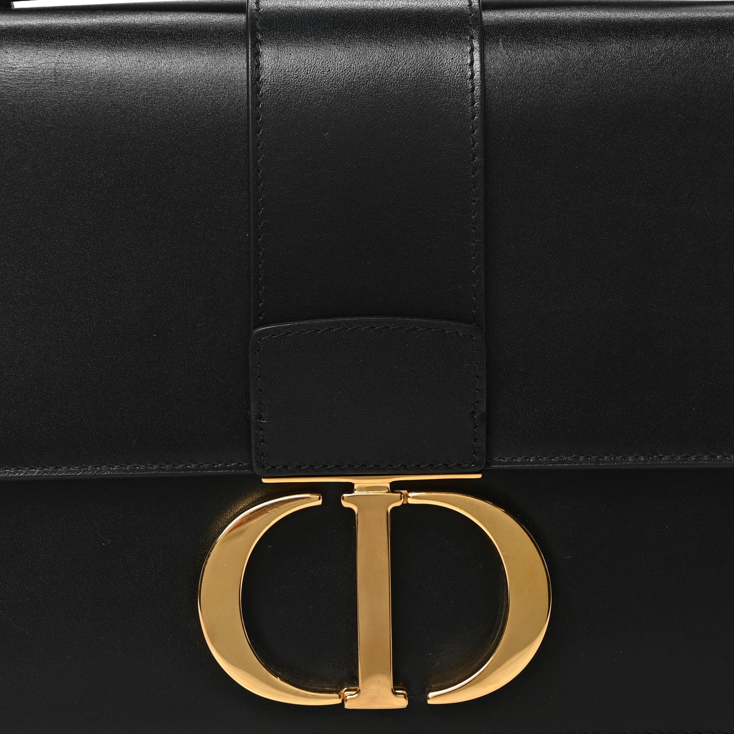 Box Calfskin 30 Montaigne Flap Bag Black