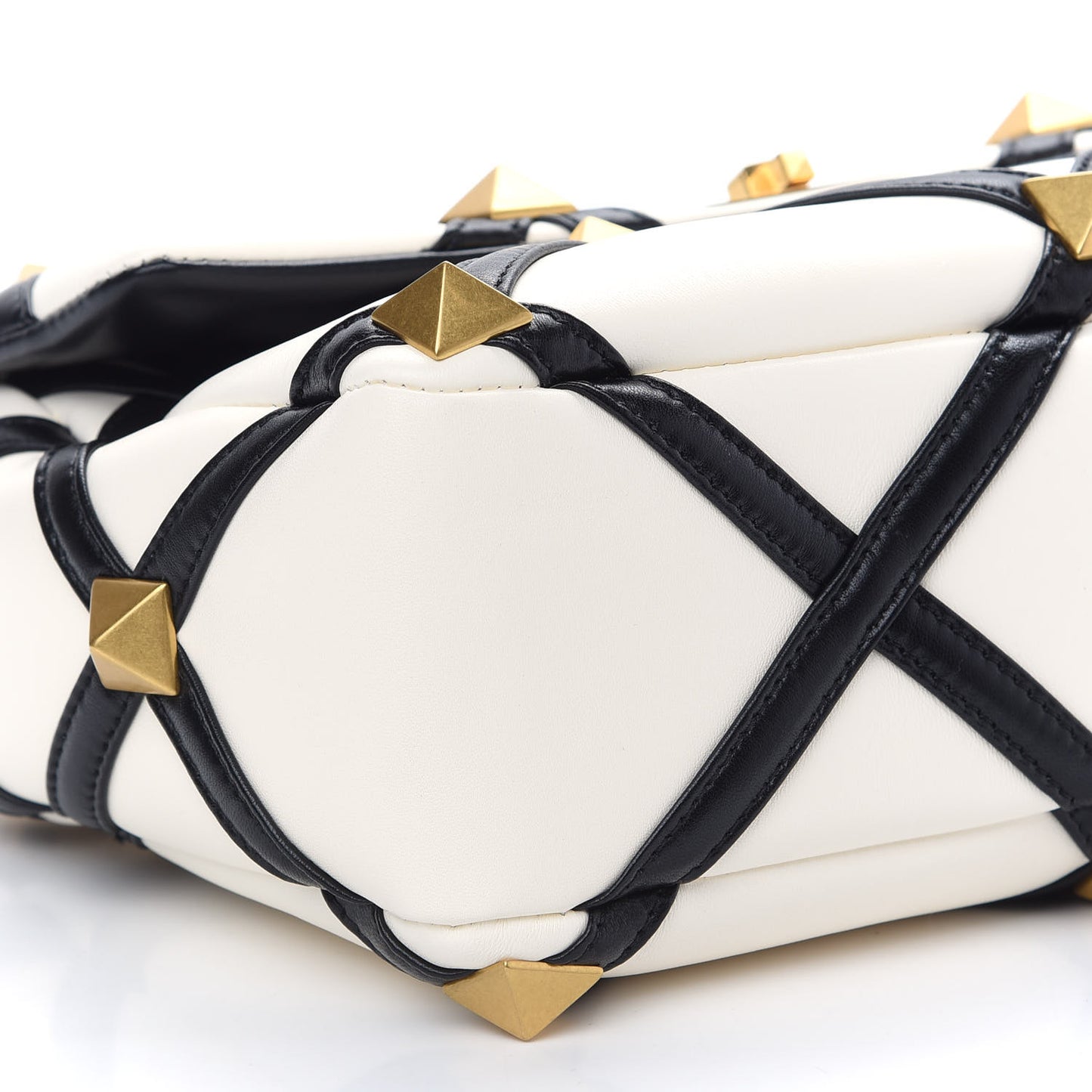 Nappa Large Roman Stud Shoulder Bag Ivory Black