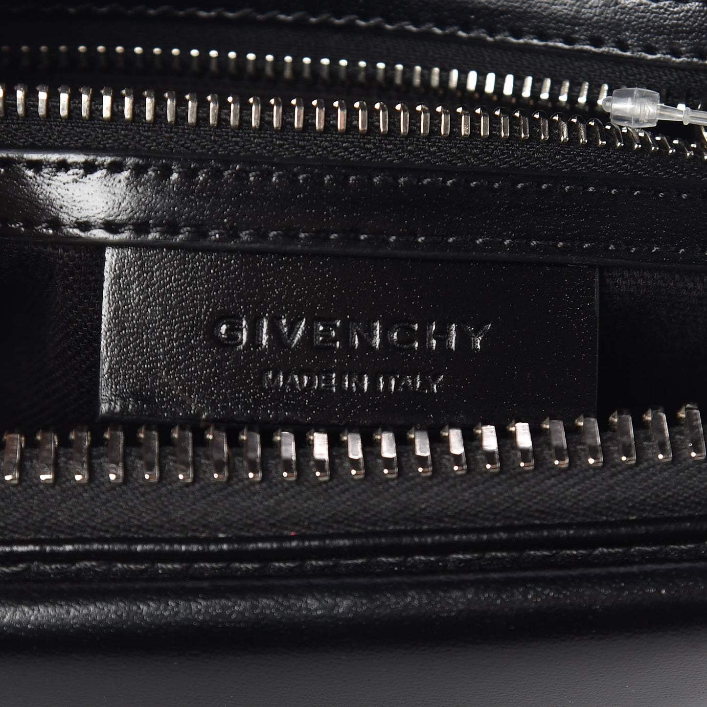 Shiny Lord Calfskin Small Antigona Black