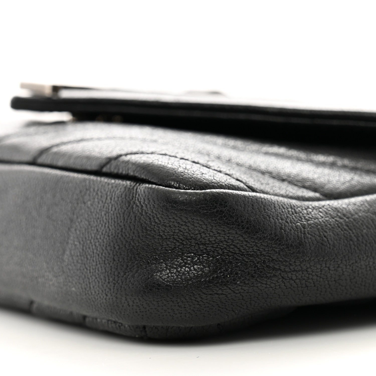 Saint Laurent Sheepskin Matelasse Chevron Monogram College Chain Wallet Black 10 of 12
