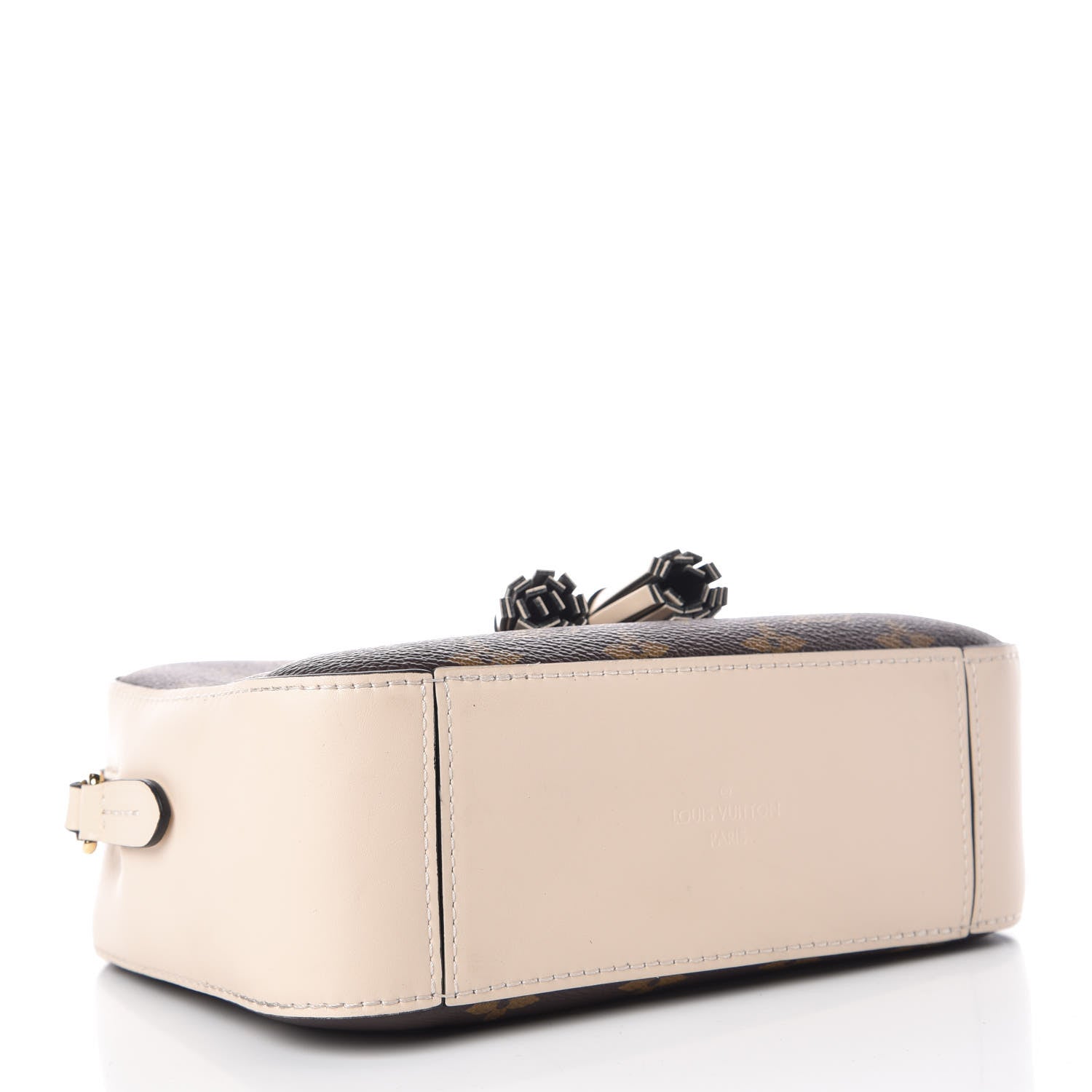 Louis Vuitton Monogram Saintonge Creme 4 of 9