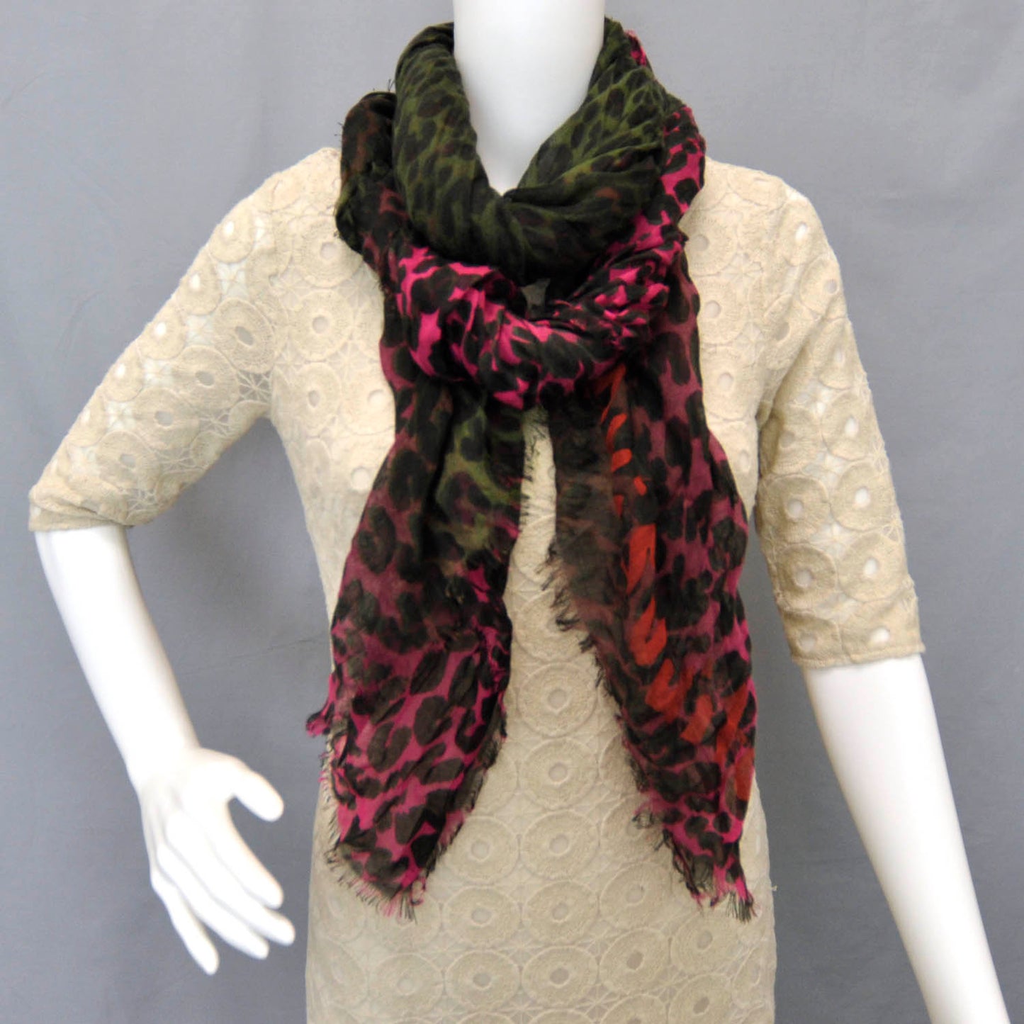 Cashmere Silk Leopard Blurry Leo Stole Kaki