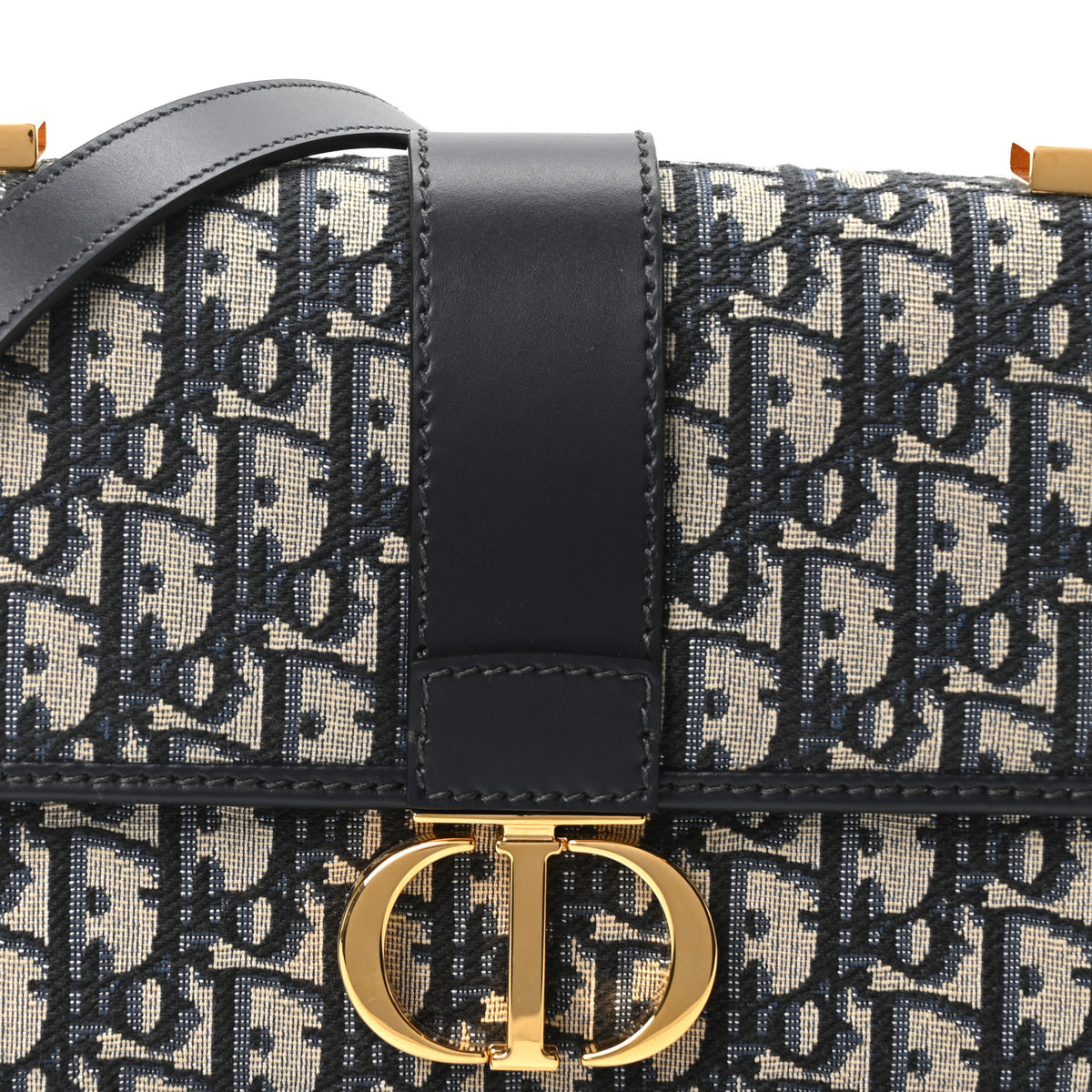Oblique Small 30 Montaigne Flap Bag Blue