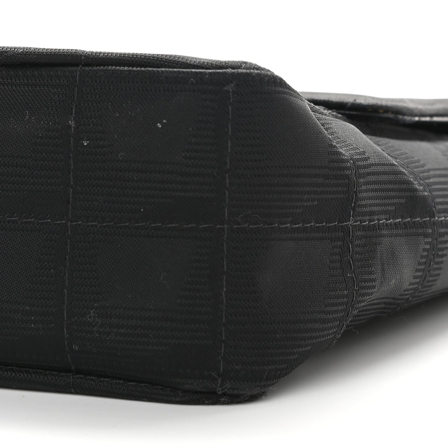 Nylon Medium Travel Flap Black