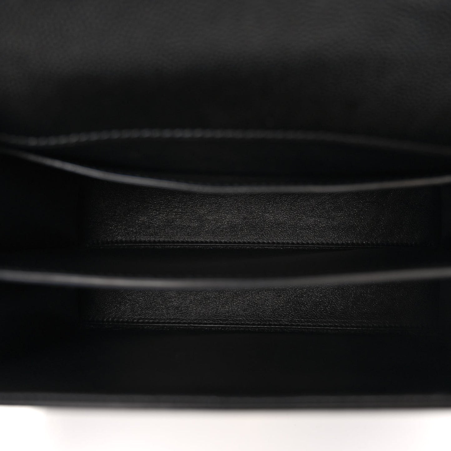Grain de Poudre Medium Classic Monogram Cassandra Top Handle Black