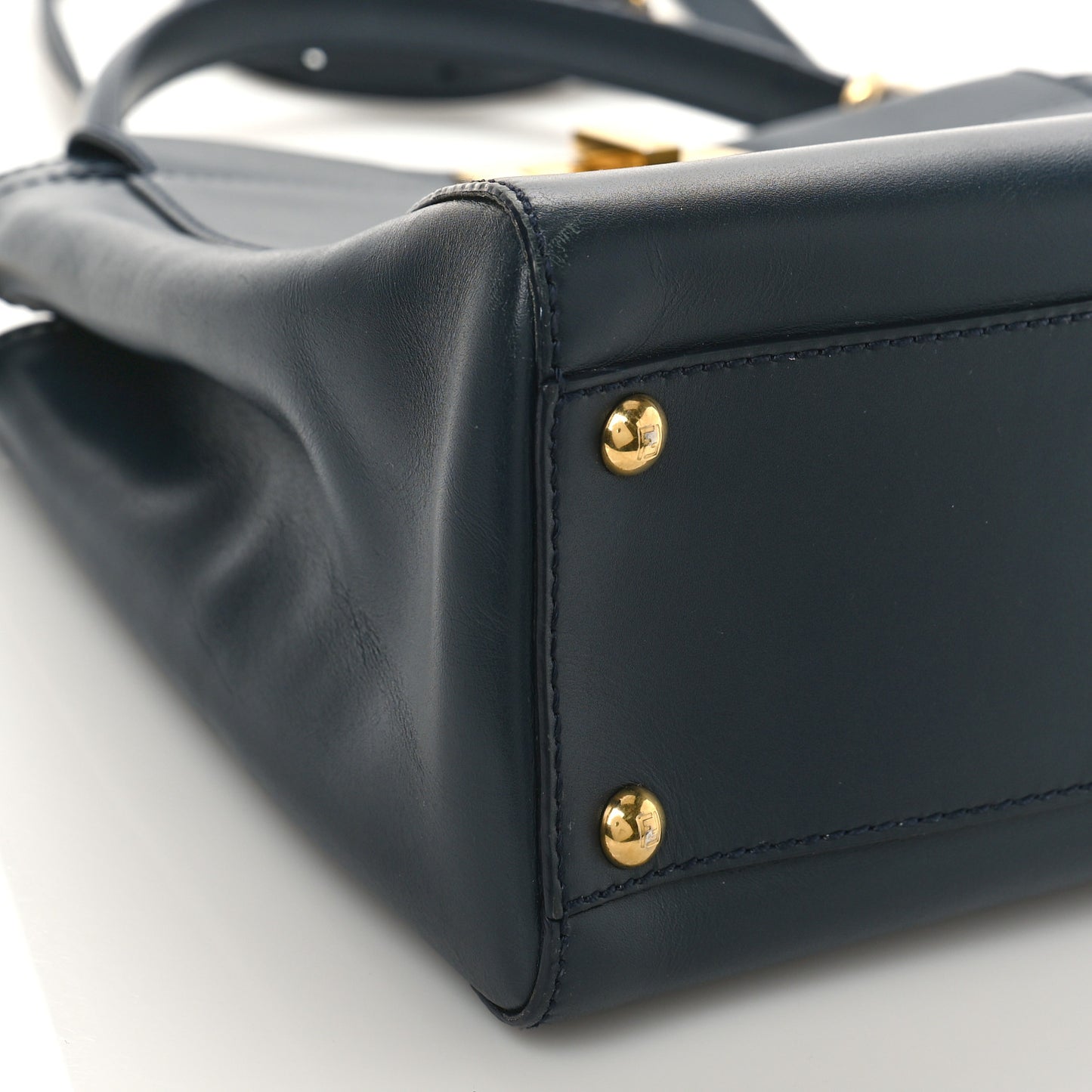 Vitello Morgan Shiny Nappa Medium Peekaboo Iconic Satchel Lavagna Lago