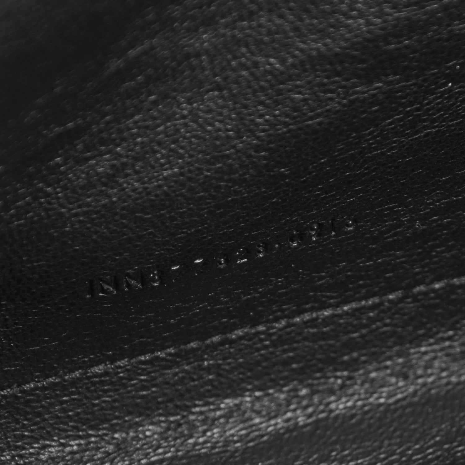 Saint Laurent Grain De Poudre Matelasse Chevron Monogram Chain Wallet Black 8 of 8