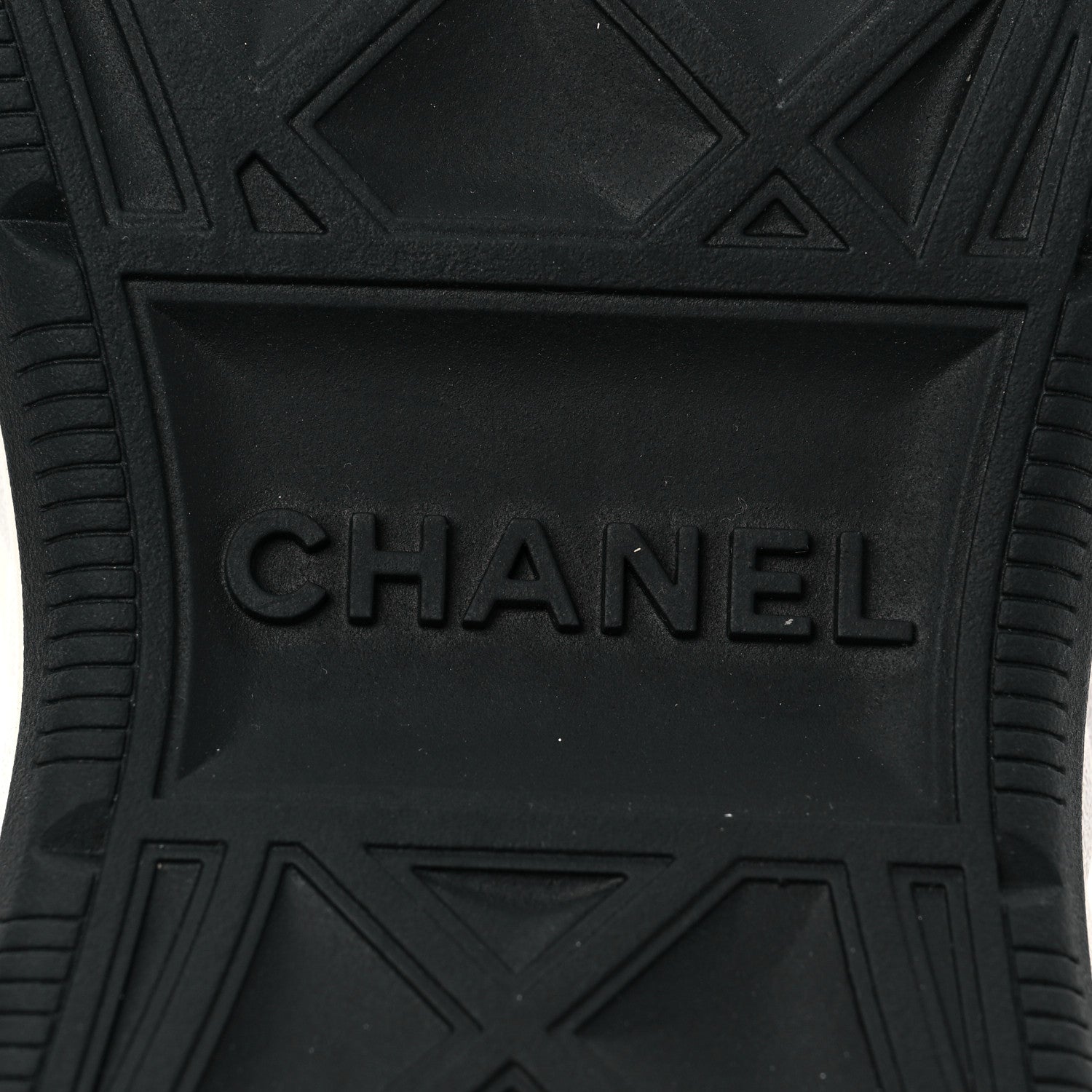 Chanel Velvet Calfskin Mixed Fibers CC Sneakers 39 Ivory Black 6 of 8