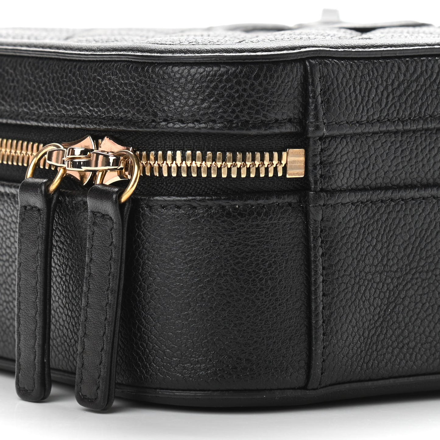 Caviar Quilted Medium CC Filigree Vanity Case Black