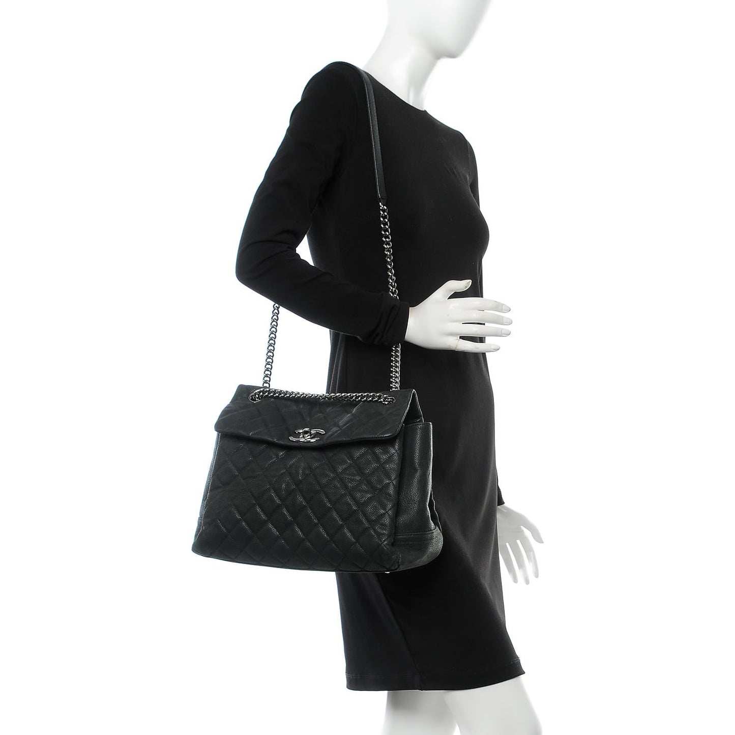 Iridescent Caviar Medium Lady Pearly Flap Black