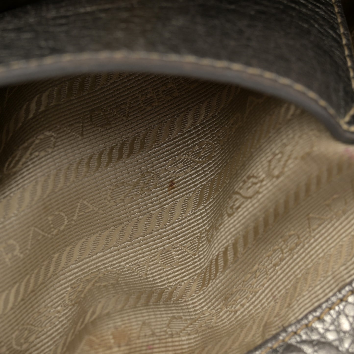 Metallic Vitello Daino Side Pocket Hobo Acciaio