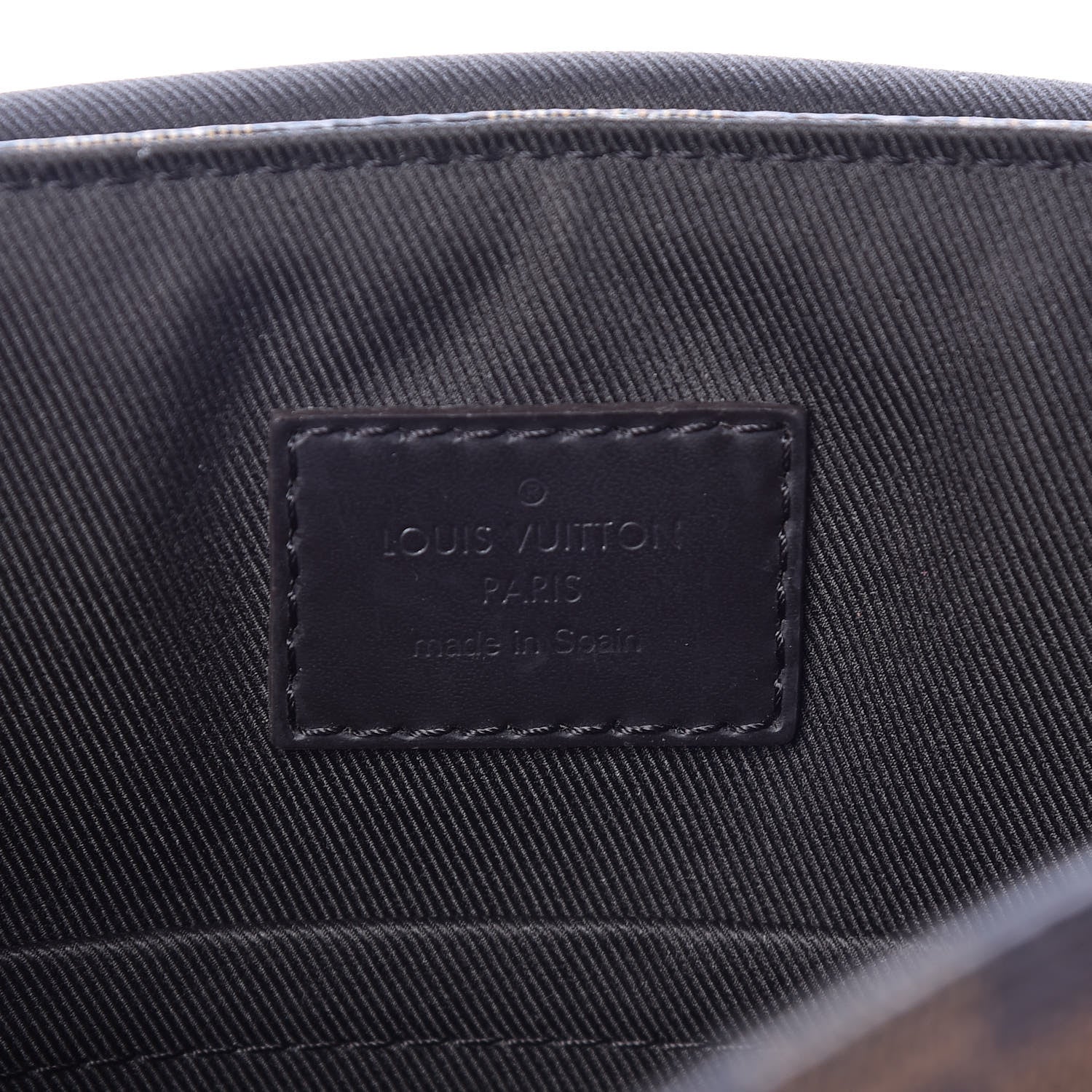 Louis Vuitton Damier Ebene District PM 6 of 9