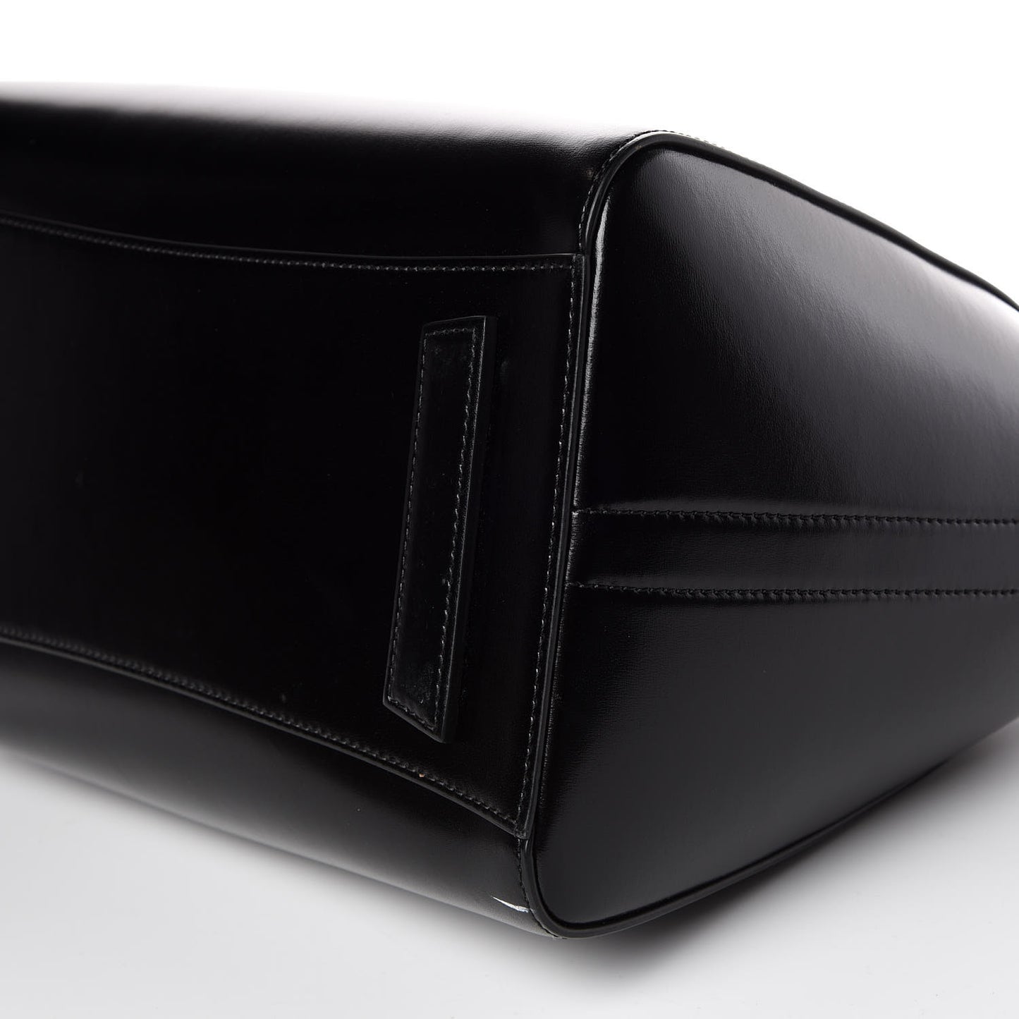 Shiny Lord Calfskin Medium Antigona Black