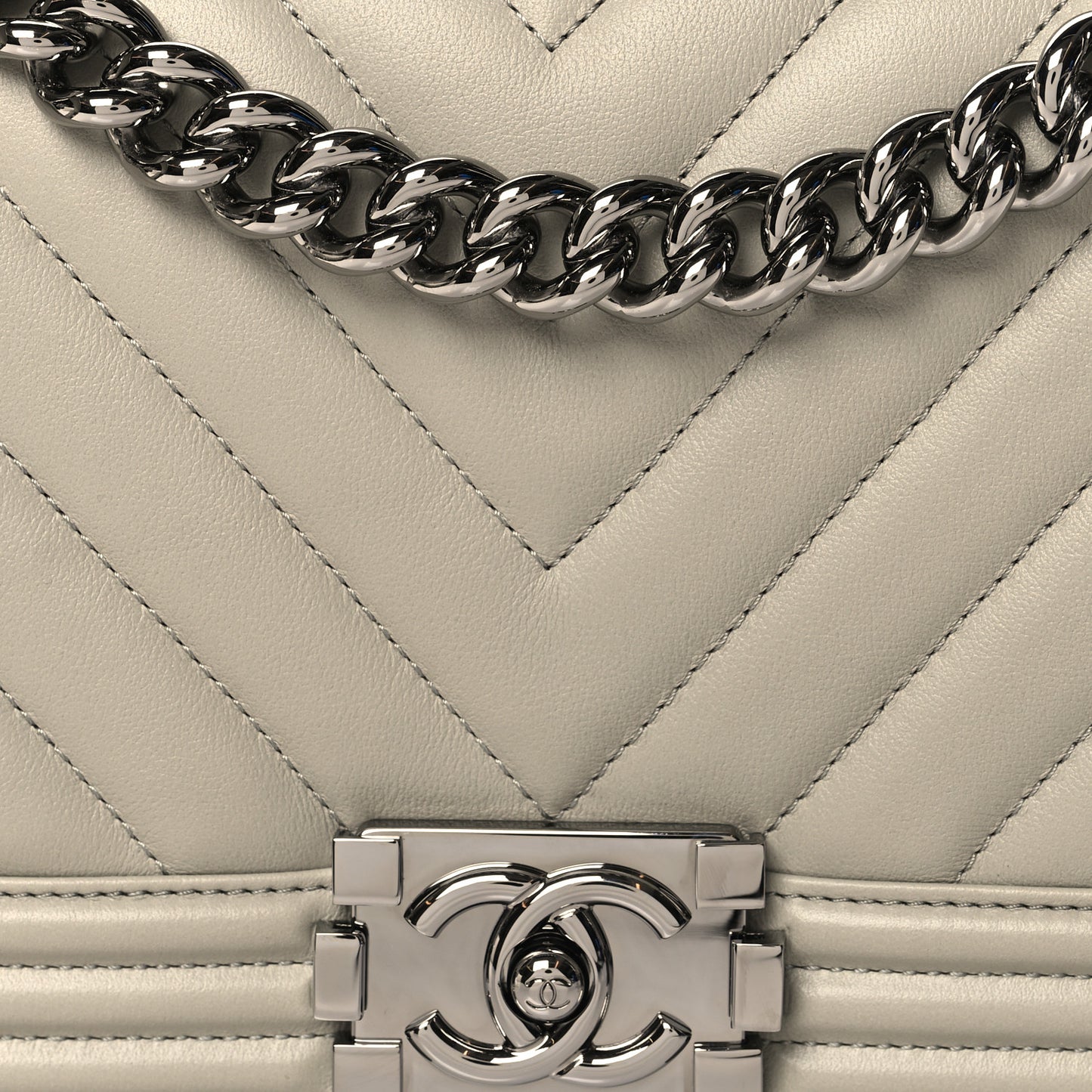 Lambskin Chevron Medium Boy Flap Grey