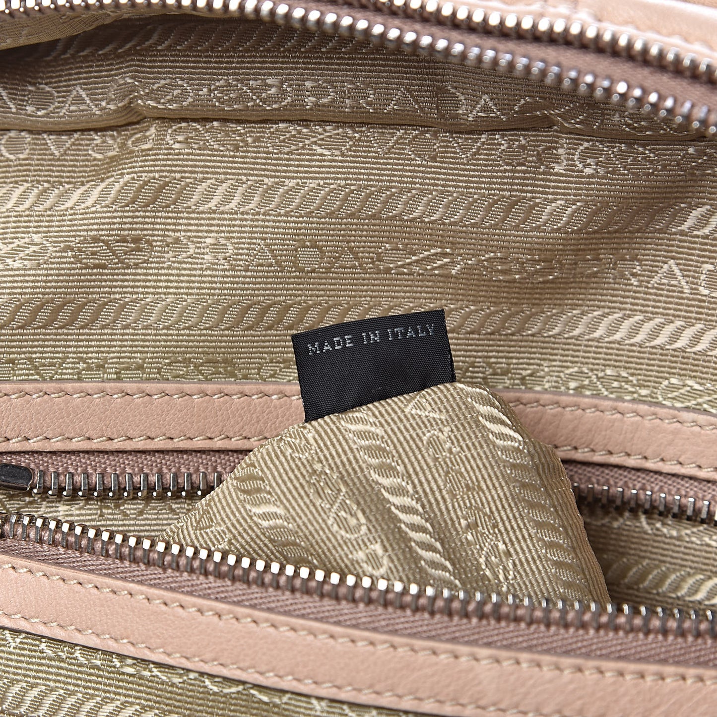 Nappa Gaufre Dome Satchel Cipria